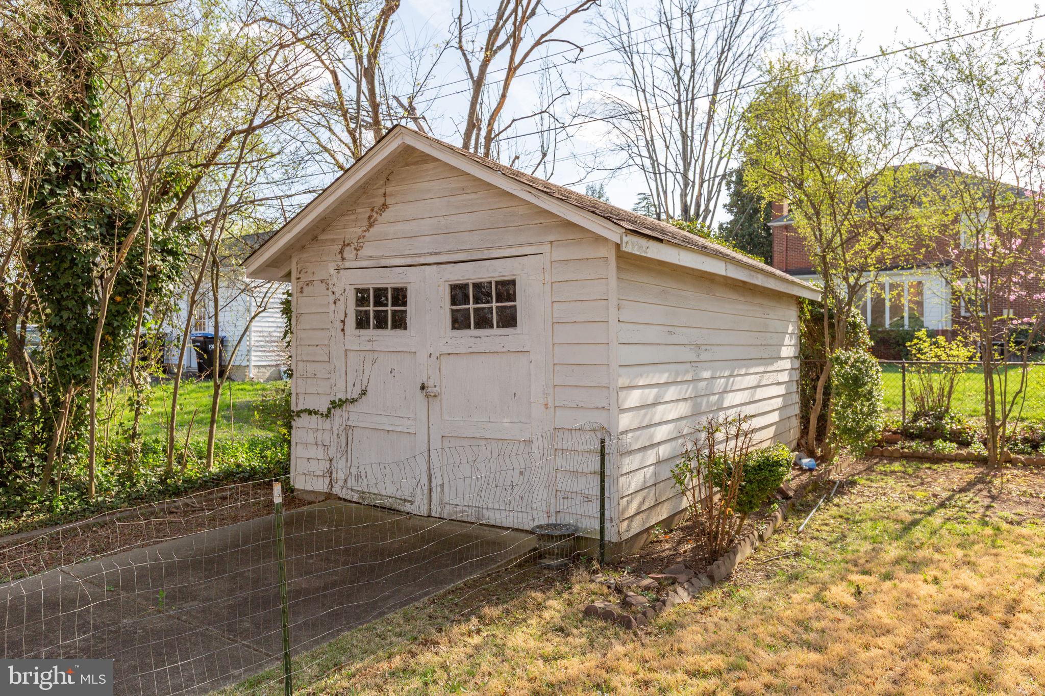 COLLEGE HEIGHTS - Residential