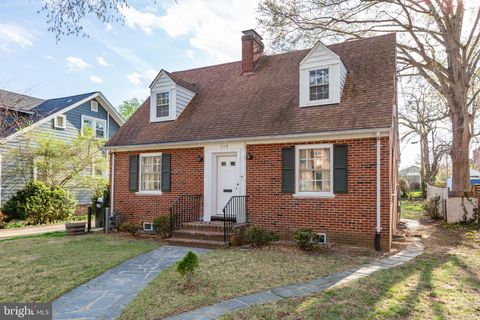 Photo of 1110 College Avenue, FREDERICKSBURG, VA 22401 (MLS # VAFB2009932)