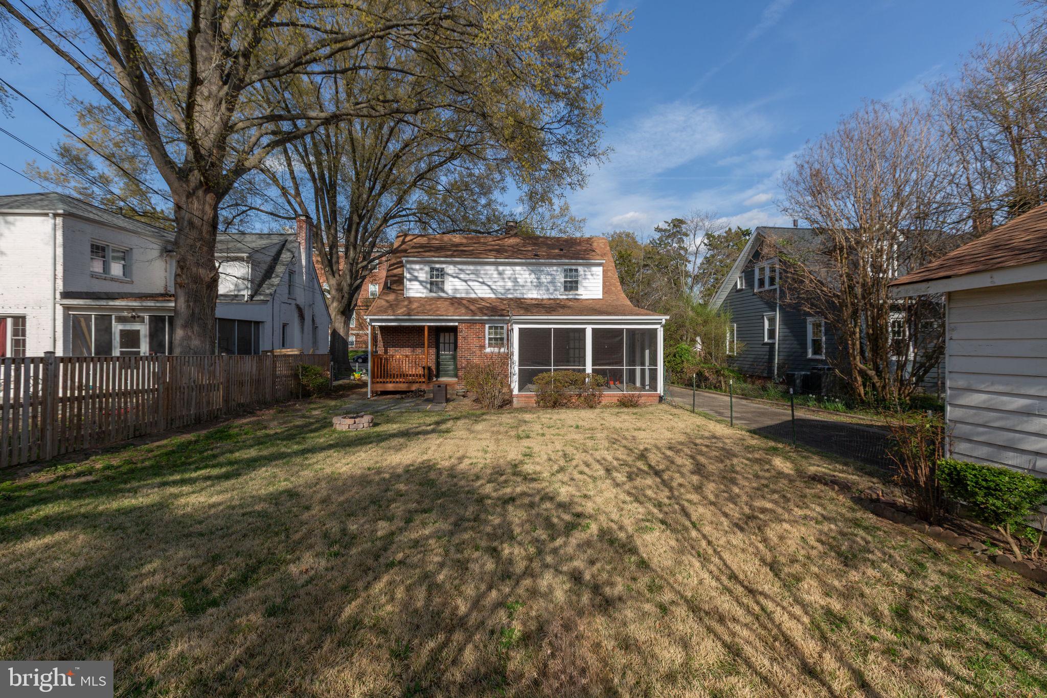 COLLEGE HEIGHTS - Residential