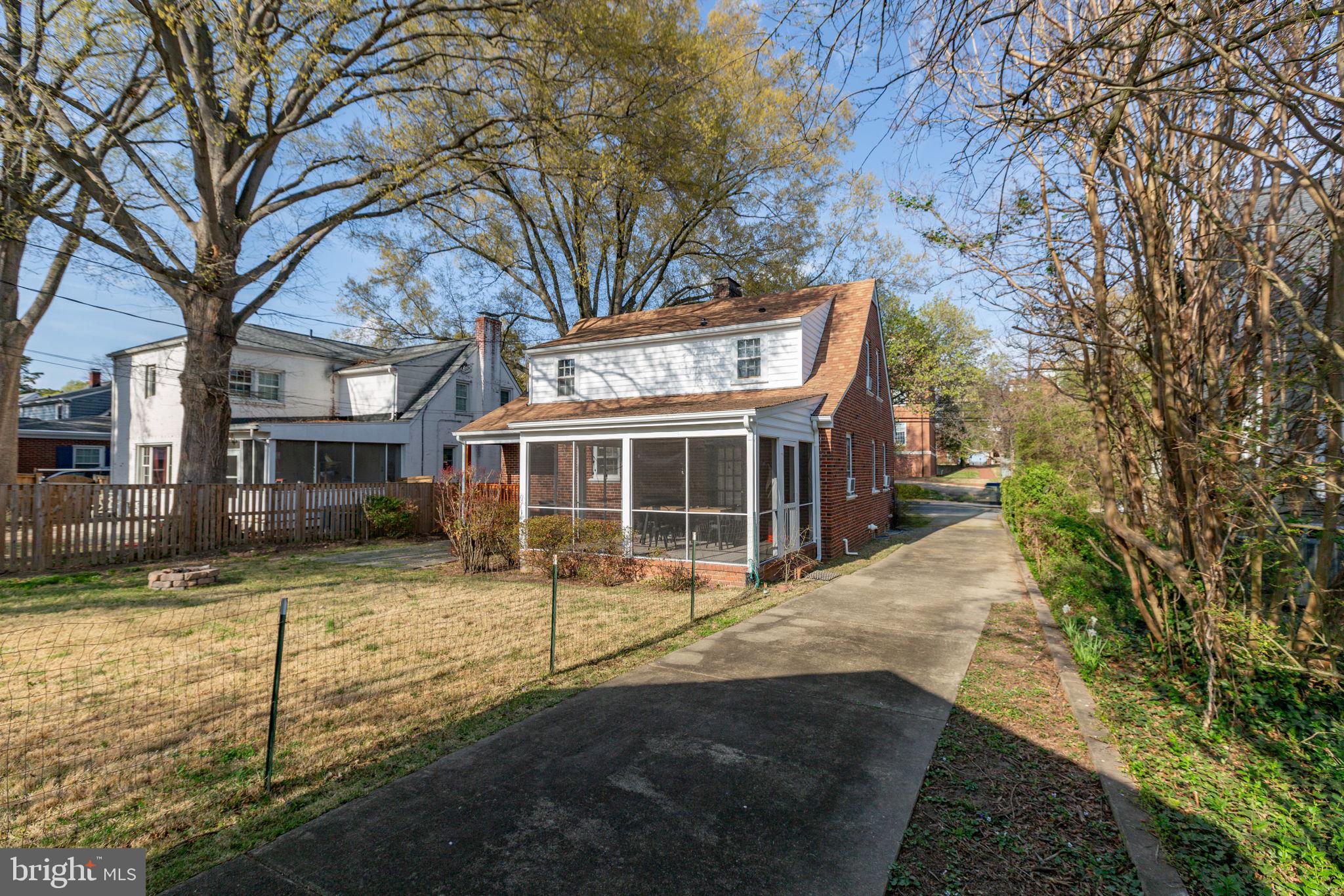 COLLEGE HEIGHTS - Residential