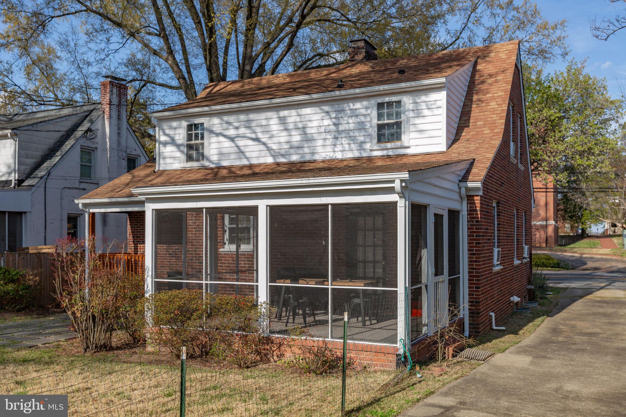 COLLEGE HEIGHTS - Residential