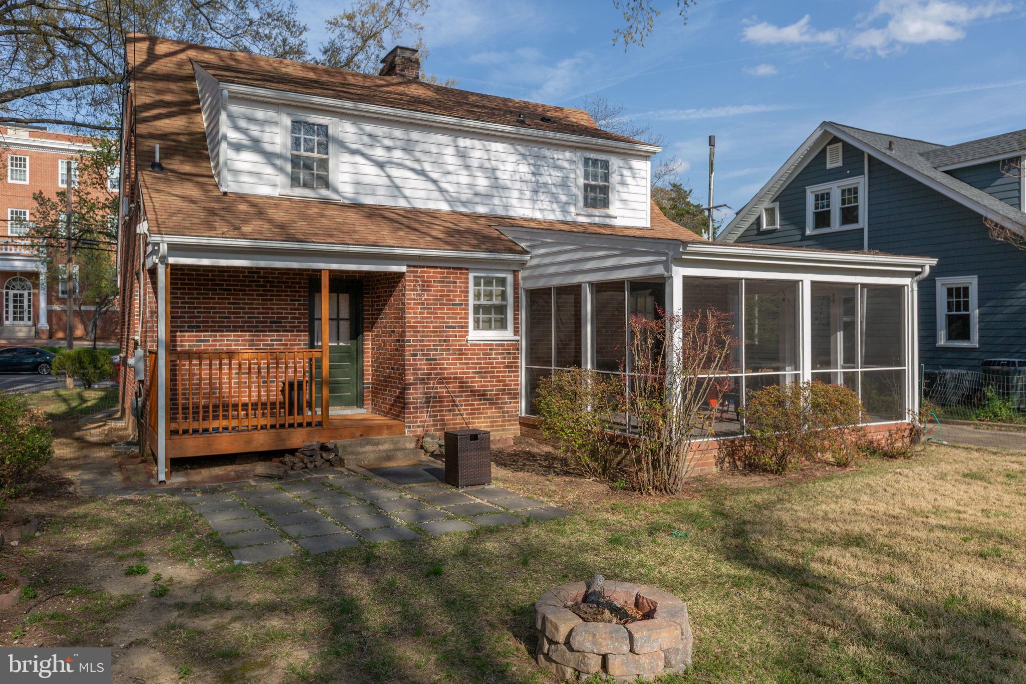 COLLEGE HEIGHTS - Residential