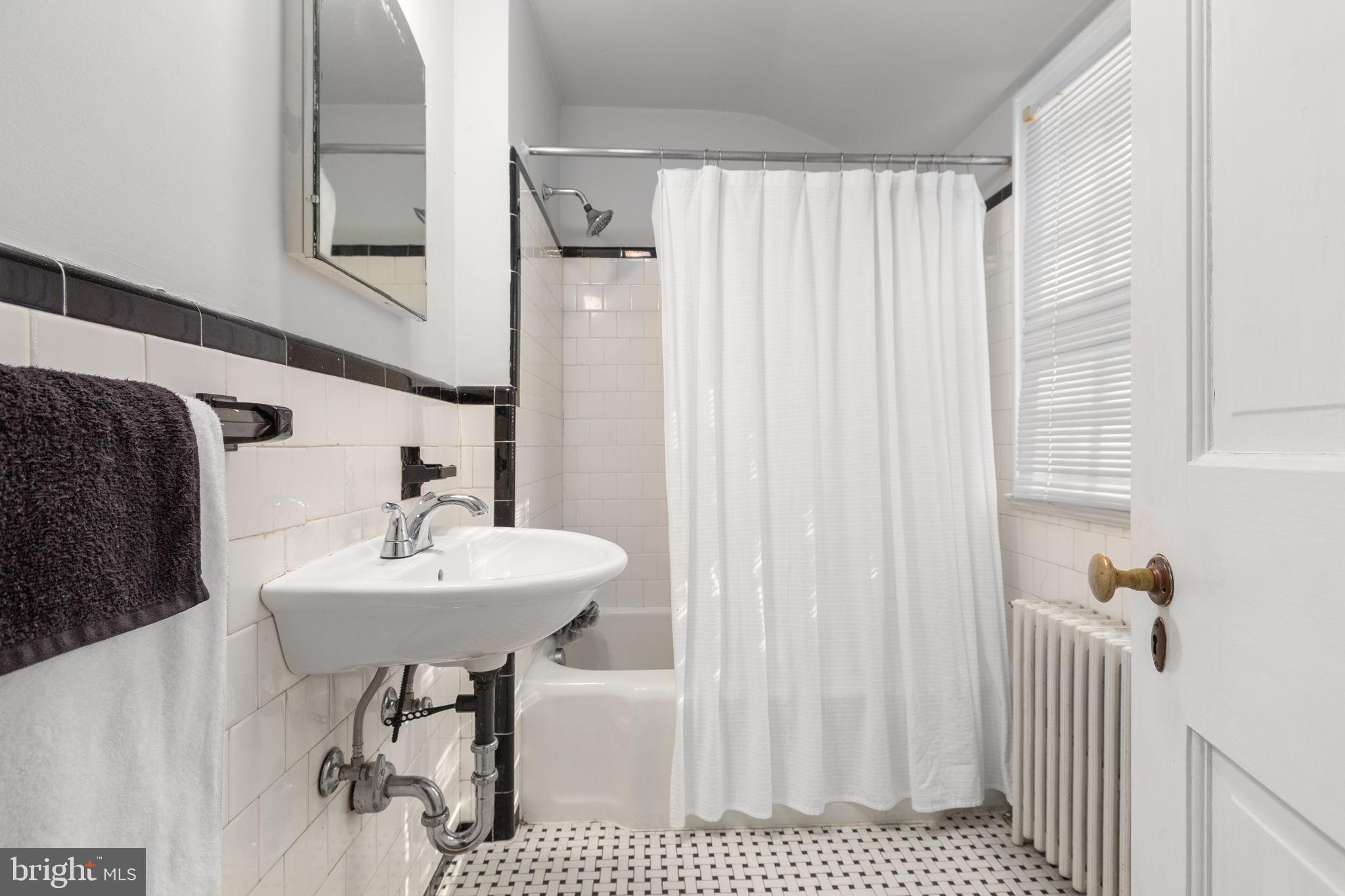 COLLEGE HEIGHTS - Residential