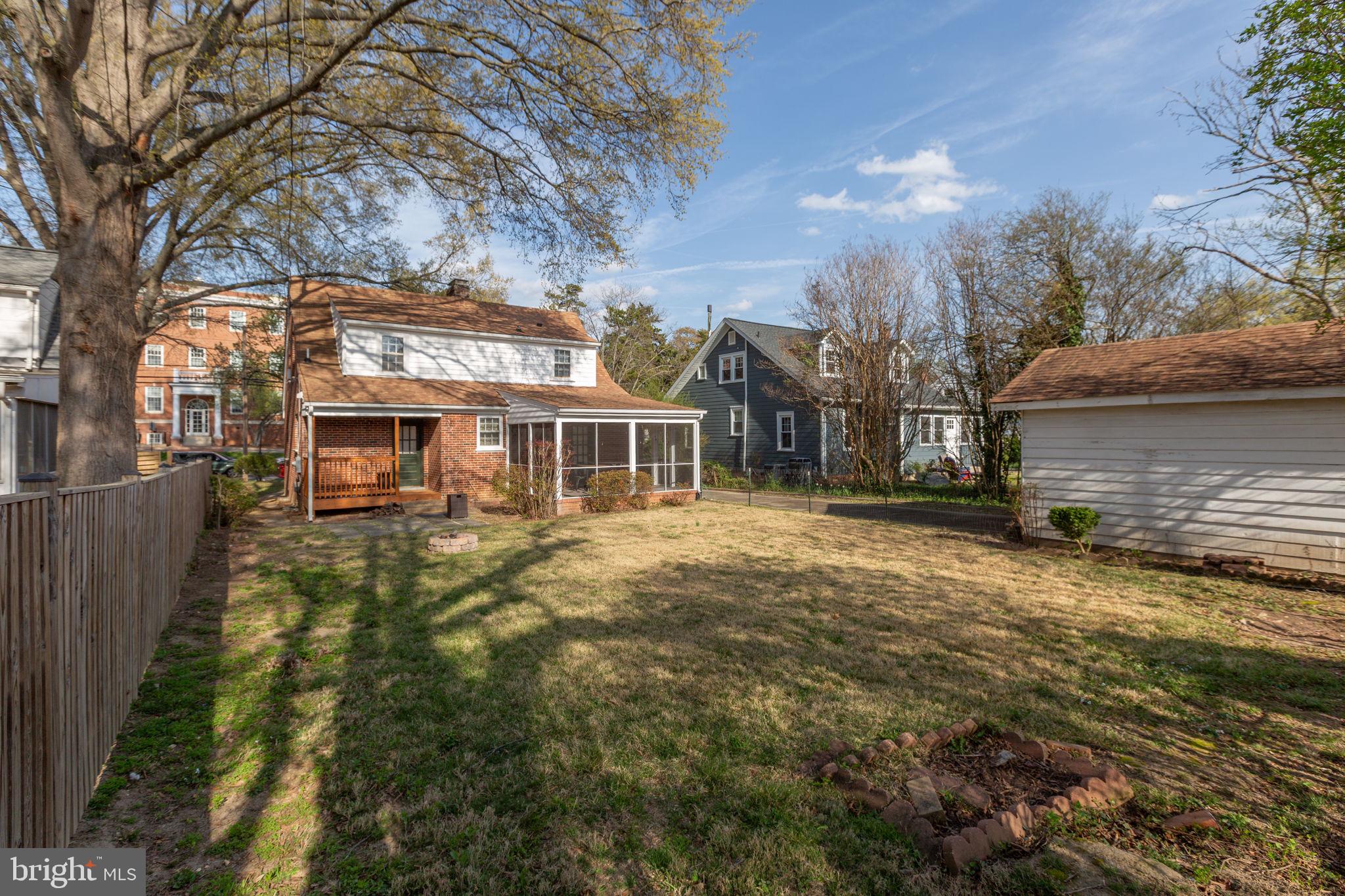 COLLEGE HEIGHTS - Residential