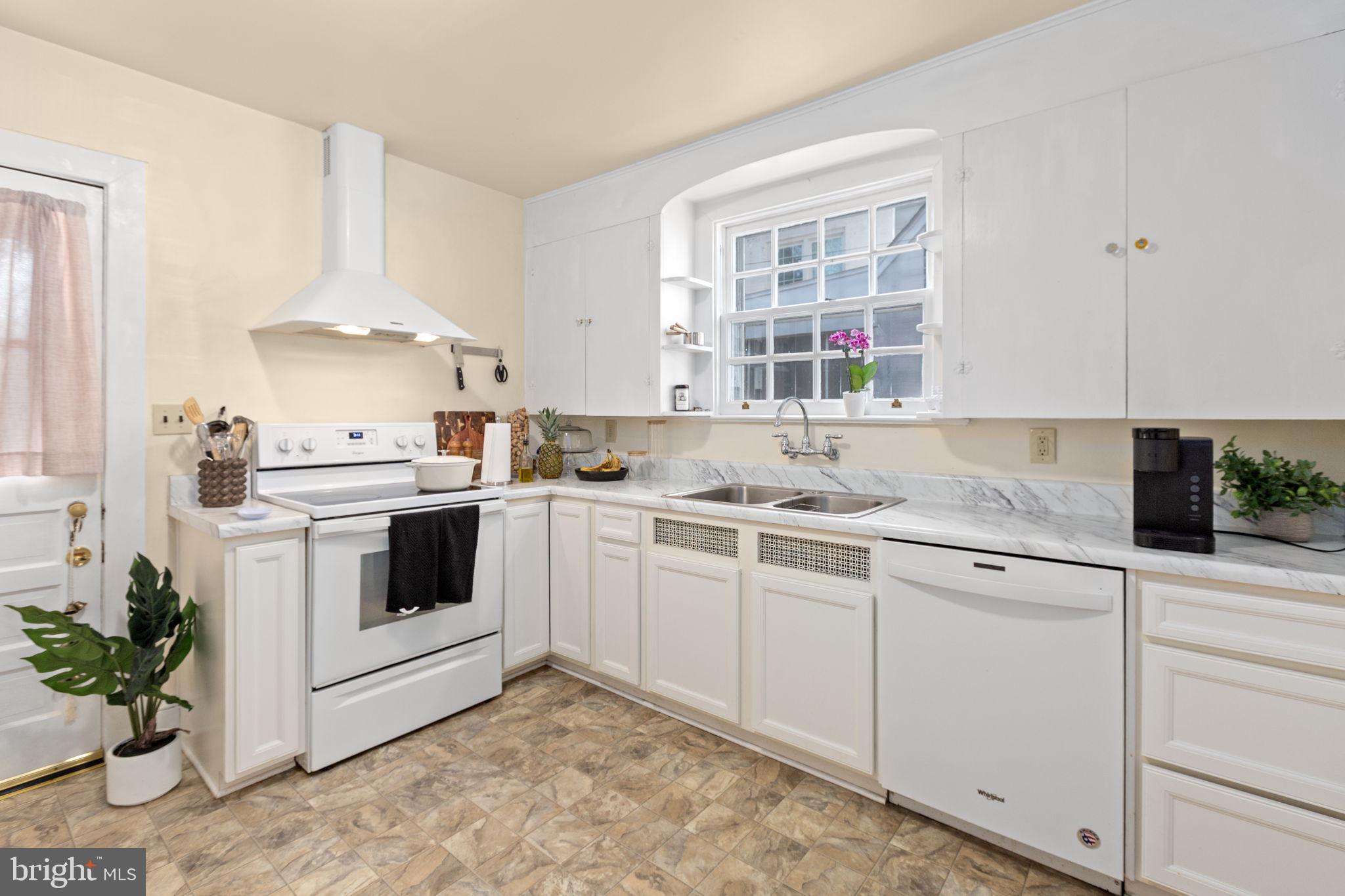 COLLEGE HEIGHTS - Residential