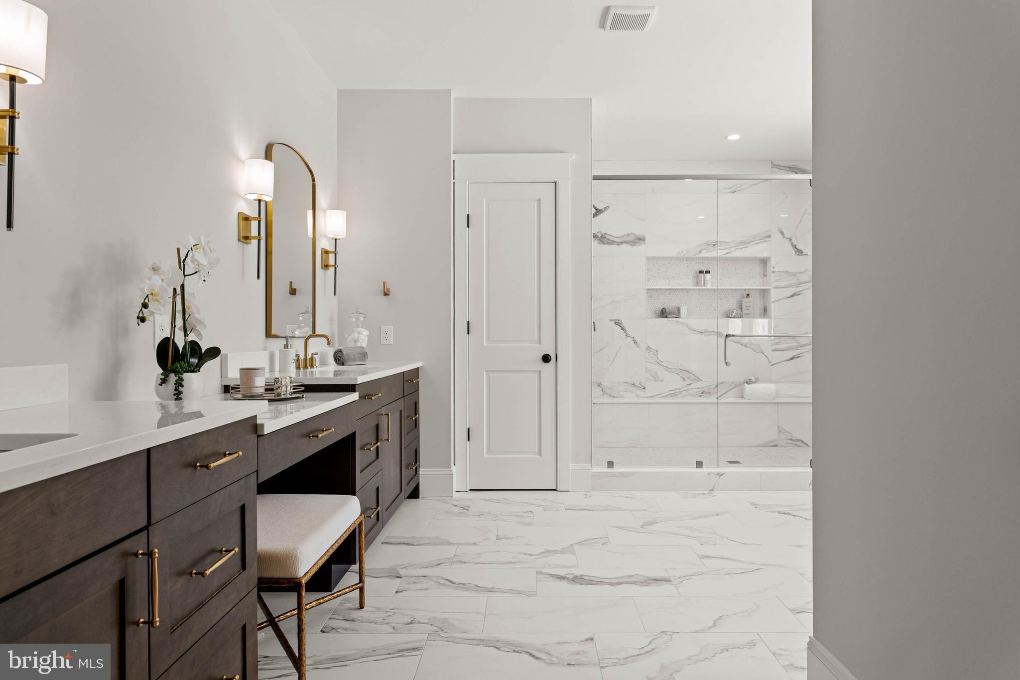 LEOPARD LAKES - Residential