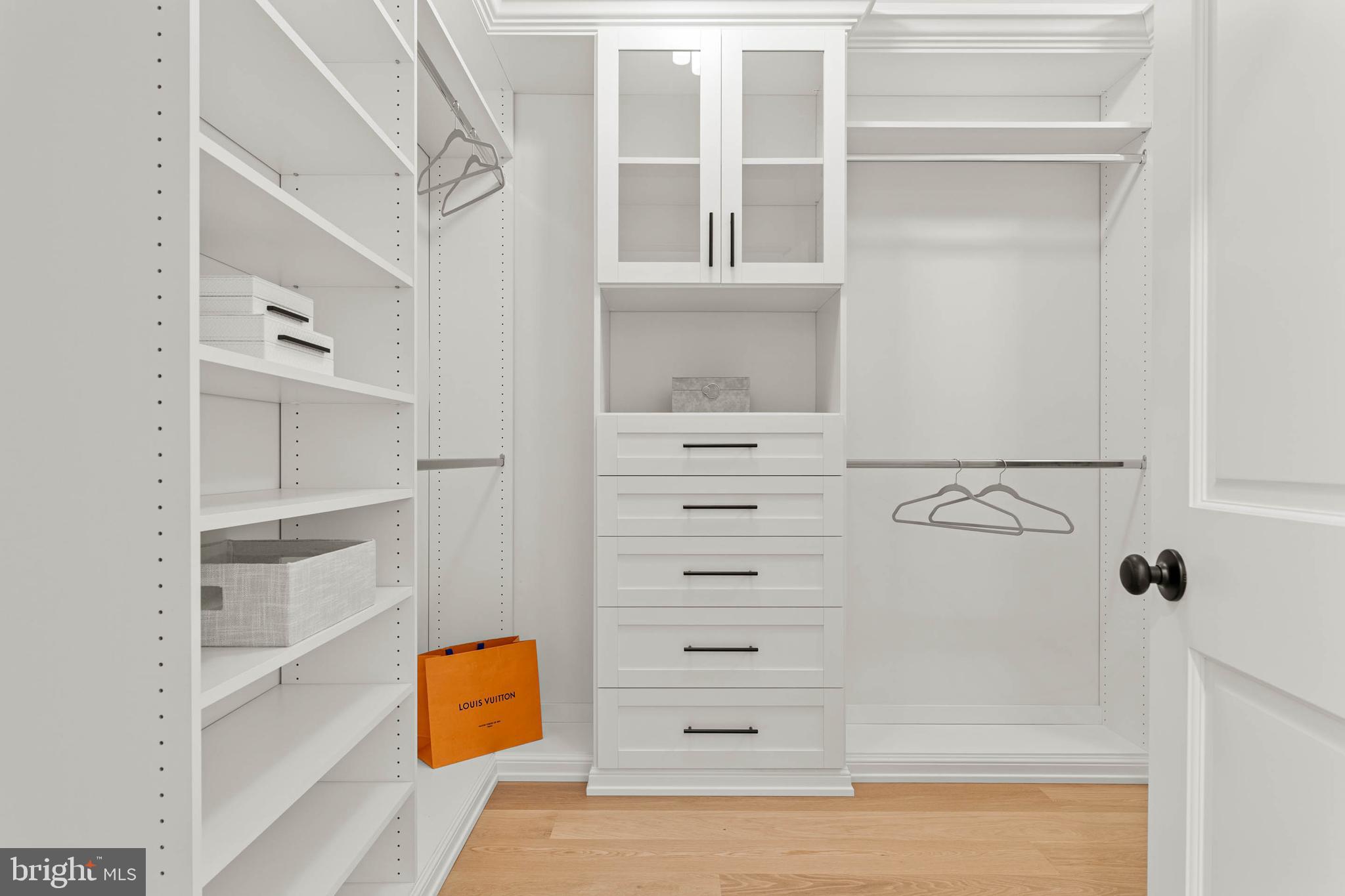 LEOPARD LAKES - Residential