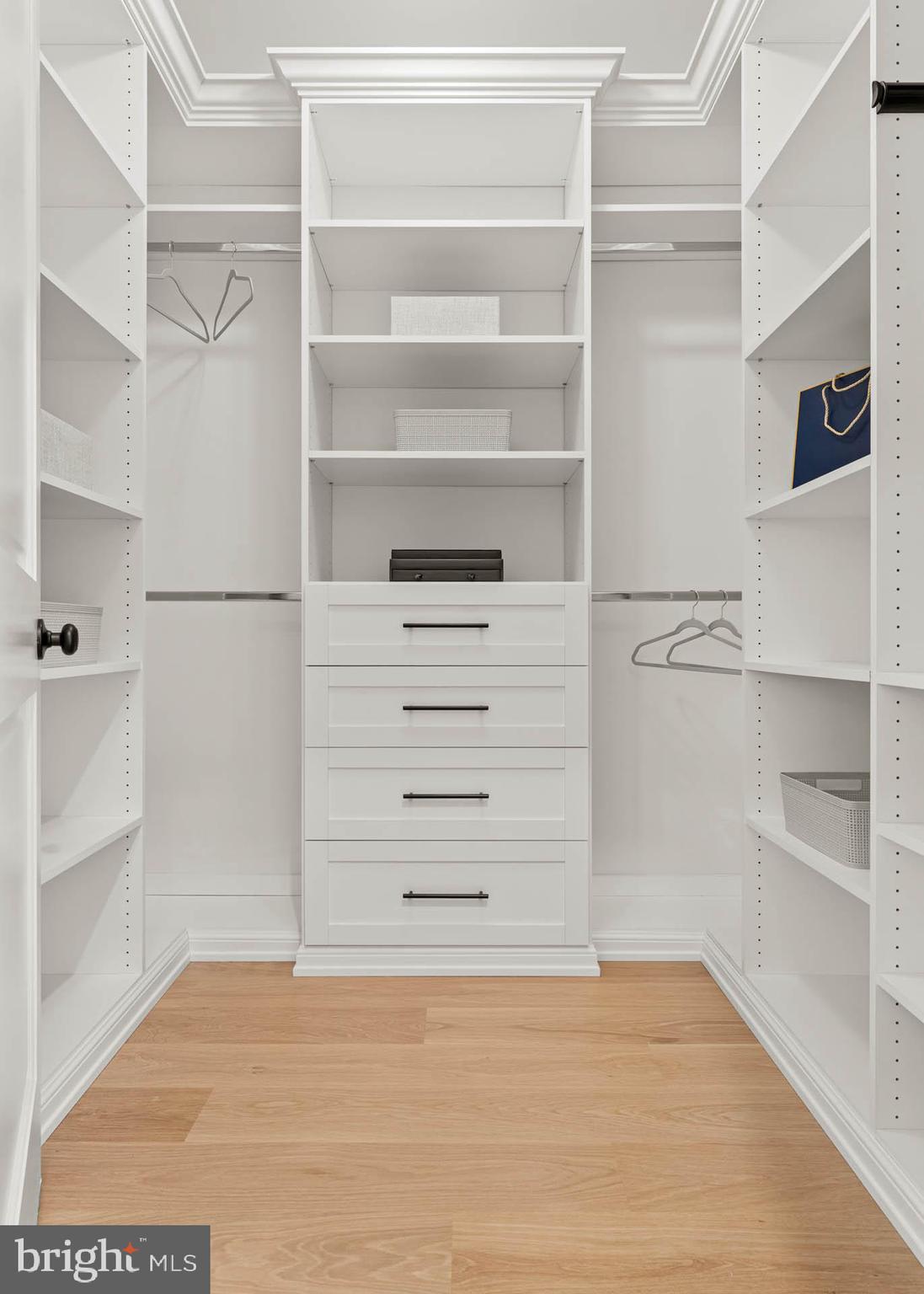 LEOPARD LAKES - Residential