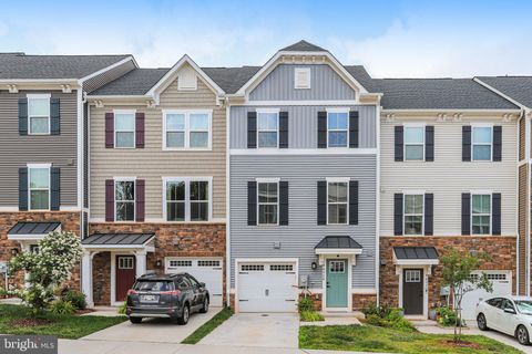 Photo of 46324 Mount Kellogg Terrace, STERLING, VA 20164 (MLS # VALO2130240)