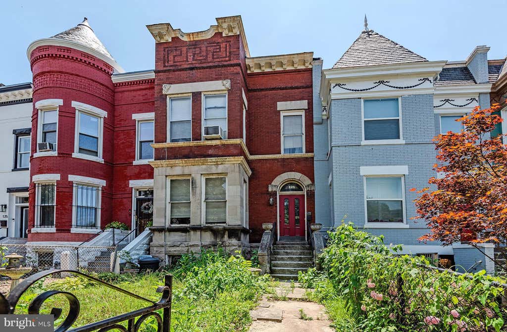 Photo of 121 R Street NE, WASHINGTON, DC 20002 (MLS # DCDC2271148)