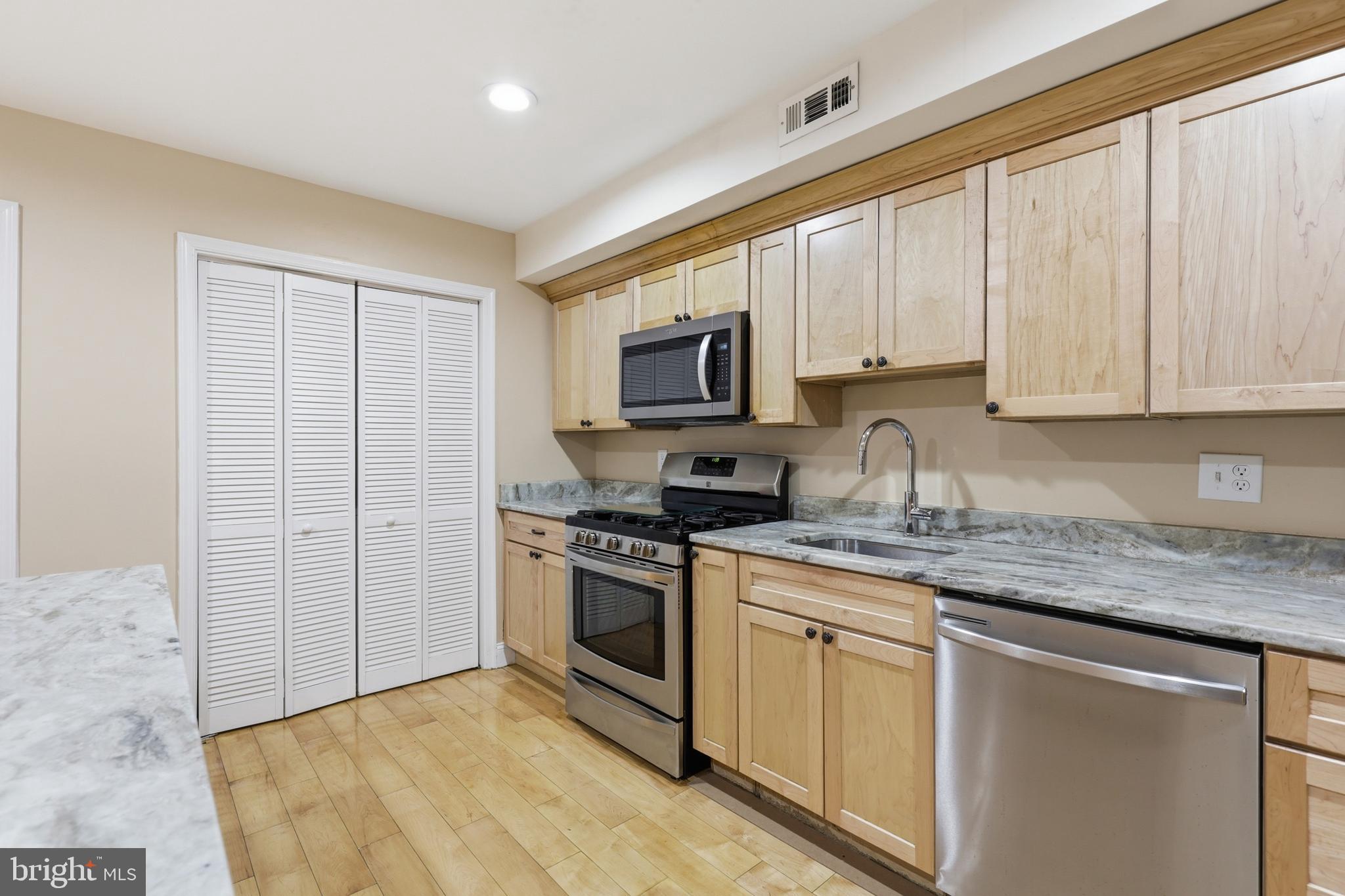 206 MORGAN STREET NW
