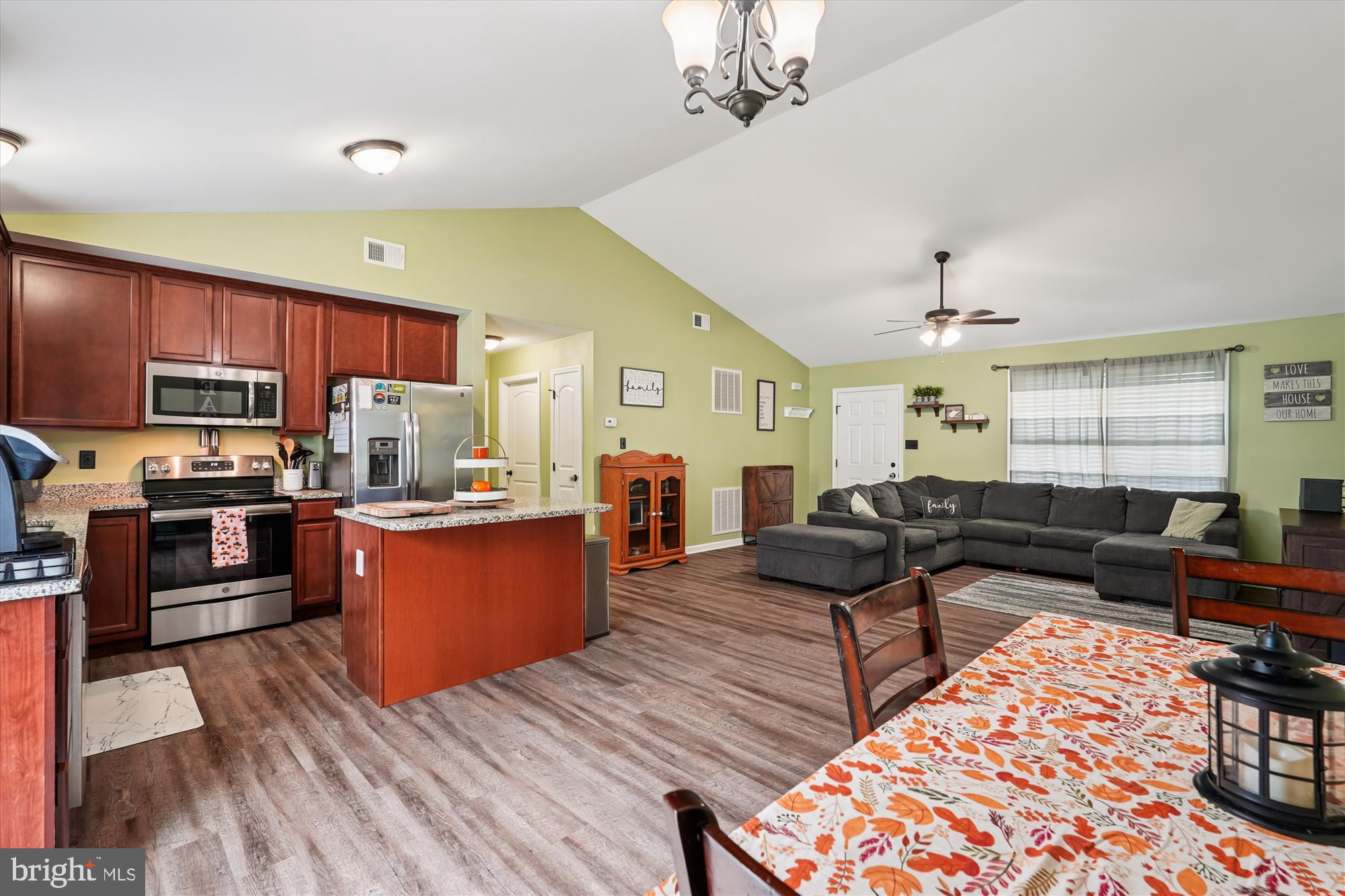 RED HILL - Residential