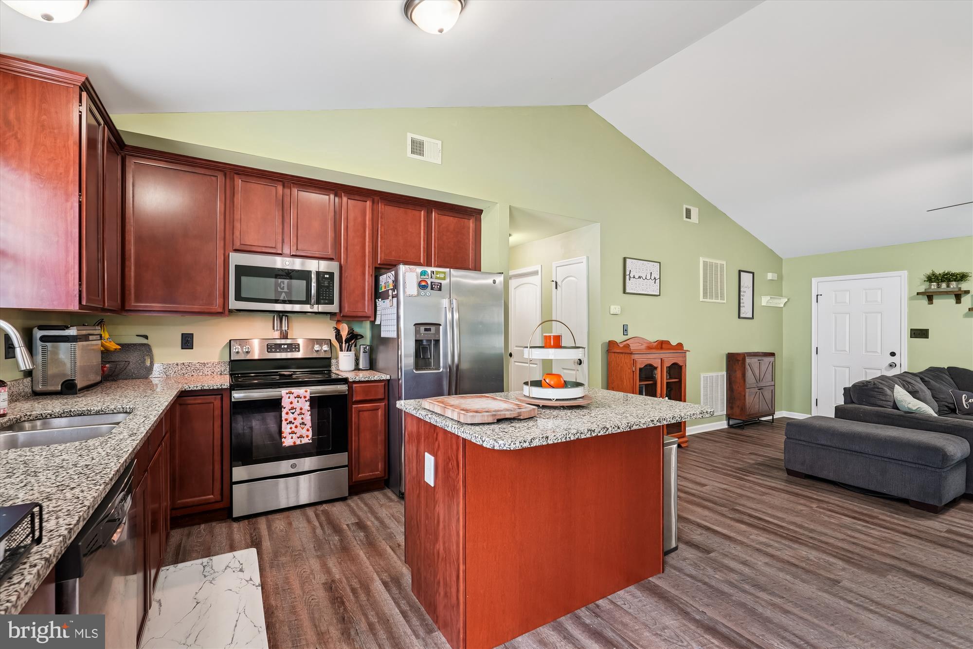 RED HILL - Residential