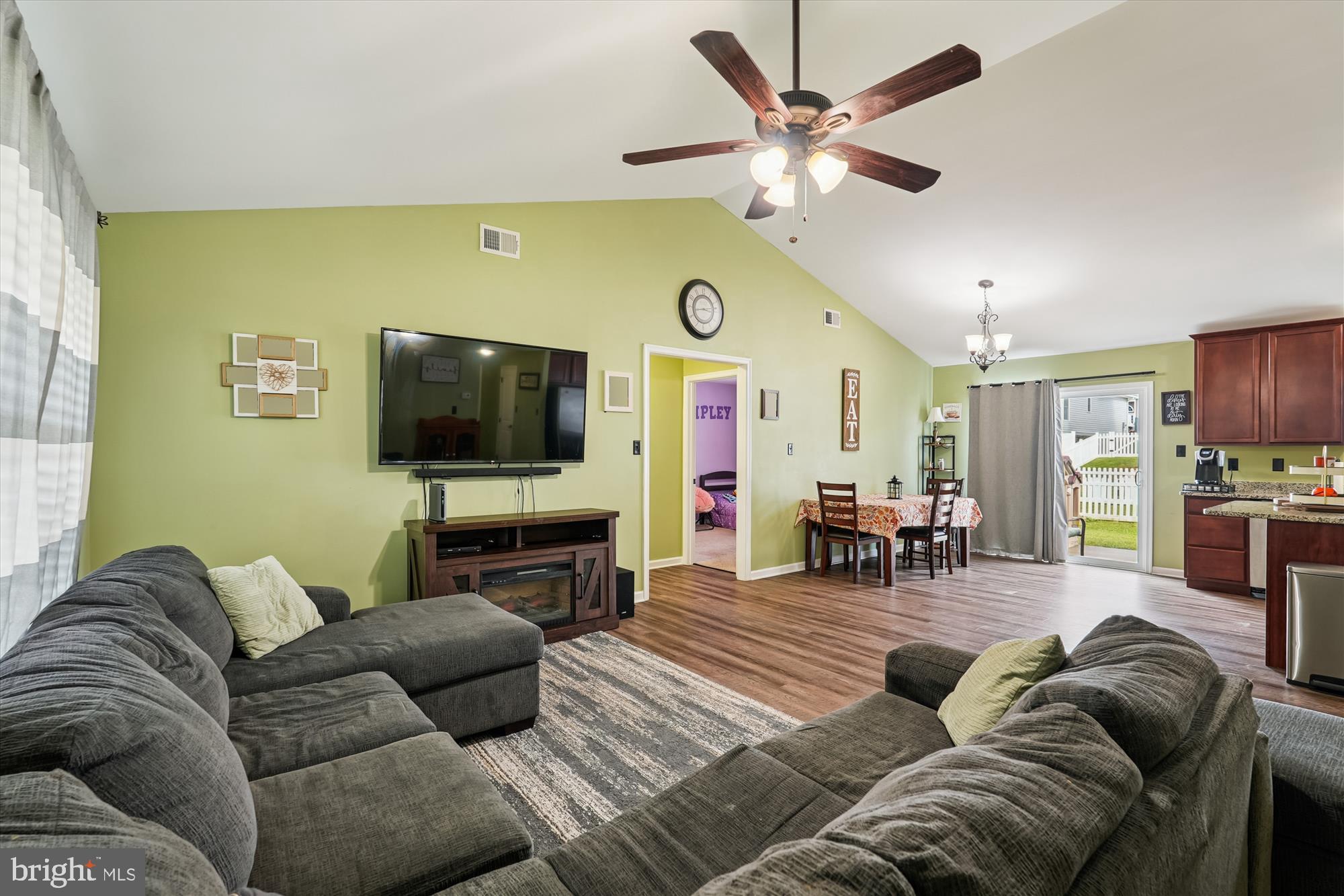 RED HILL - Residential