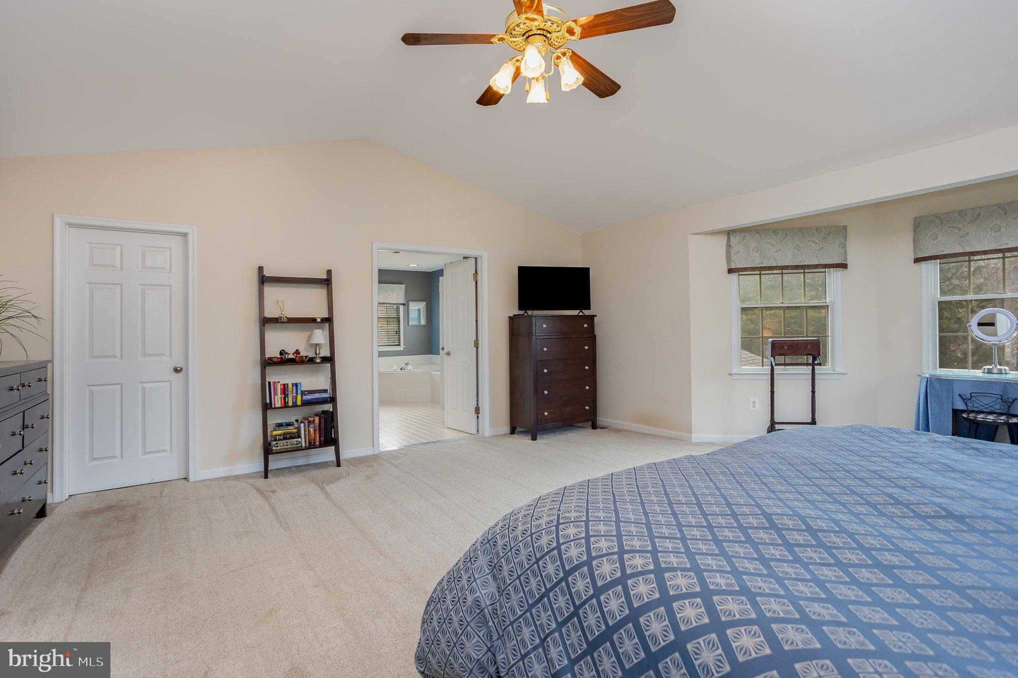 SADDLE RIDGE - Residential