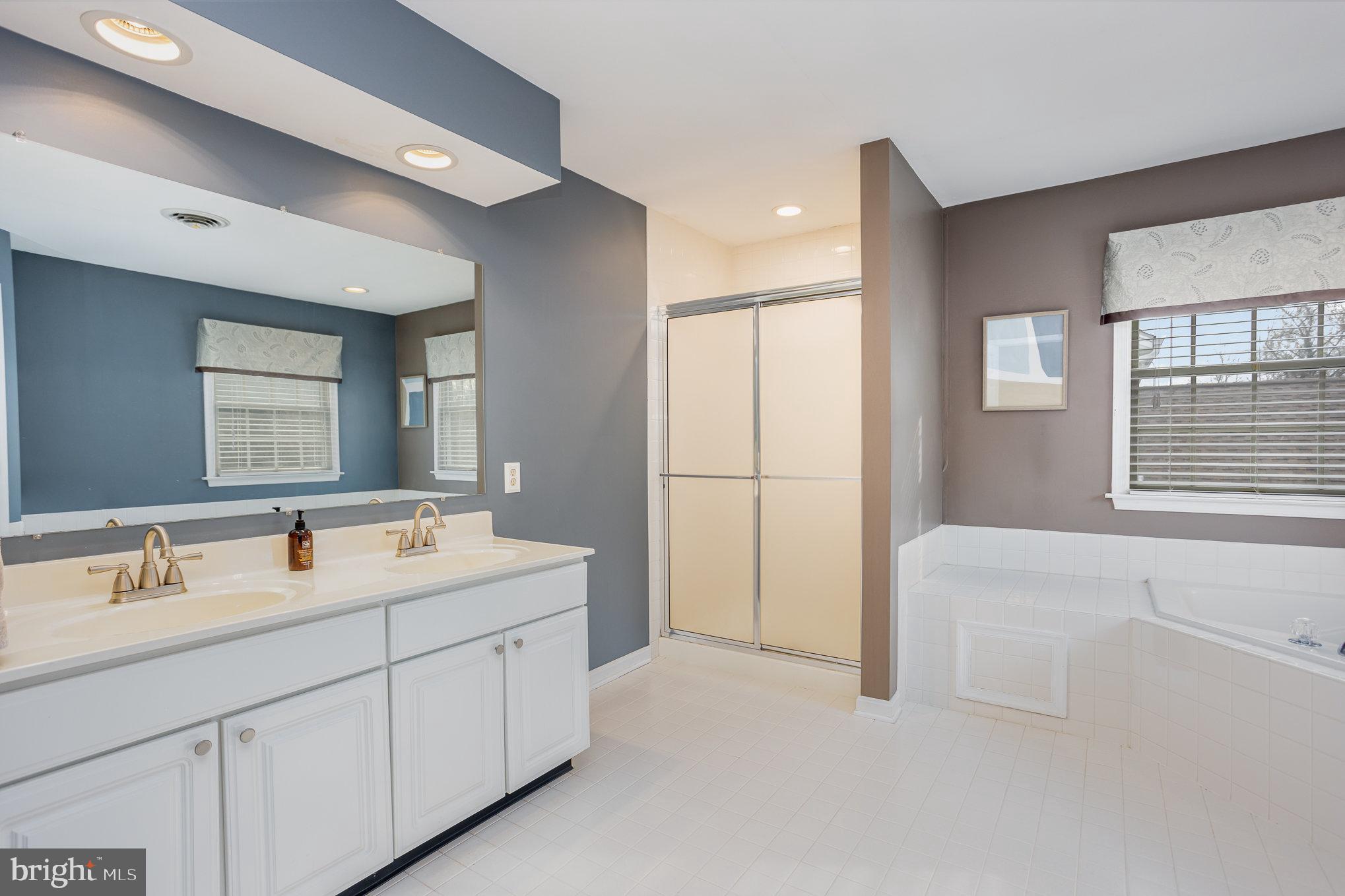 SADDLE RIDGE - Residential