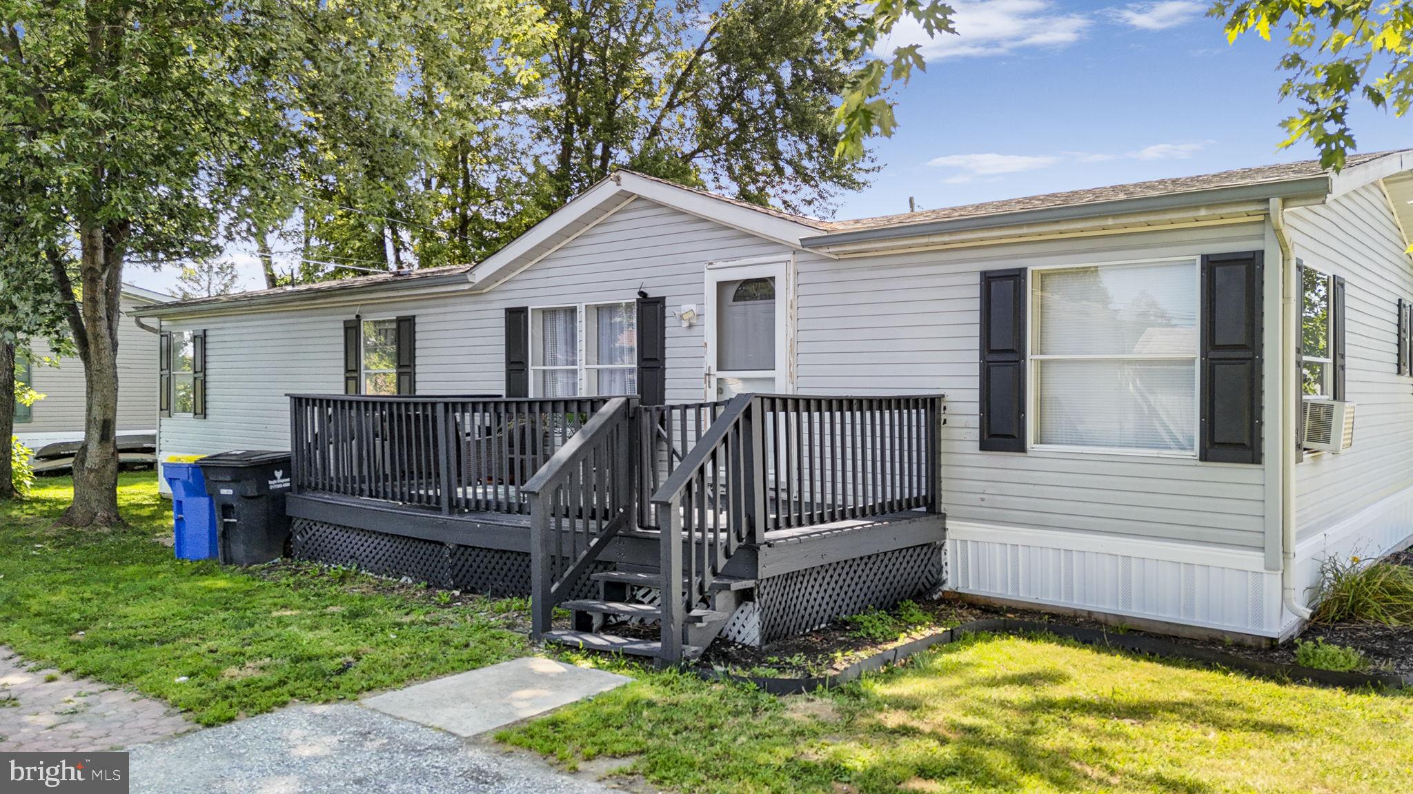 Welcome to 51 Gregory Circle in the friendly Valley View community of Honey Brook, PA! This charming 3-bedroom, 2-bathroom mobile home offers comfort, convenience, and affordability all in one. Step inside to find a bright and open living area perfect for relaxing or entertaining, with plenty of natural light streaming through the windows. The kitchen features ample cabinetry and counter space, making meal prep a breeze, while the adjacent dining area keeps everyone connected.
The three spacious bedrooms provide room for rest and flexibility—whether you need a home office, guest space, or hobby room. A full bath and a convenient half bath ensure daily routines run smoothly. Outside, you’ll enjoy a private lot with space for outdoor seating, gardening, or simply soaking in the peaceful neighborhood atmosphere.
Located in the Valley View community, you’ll have easy access to local shopping, dining, and major routes while enjoying a rural feel. Whether you’re downsizing, just starting out, or looking for a low-maintenance home, this is a fantastic opportunity.
Schedule your showing today and see the value and potential at 51 Gregory Circle!
