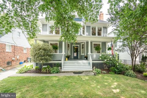 Photo of 113 QUINCY ST, CHEVY CHASE, MD 20815 (MLS # MDMC2103700)
