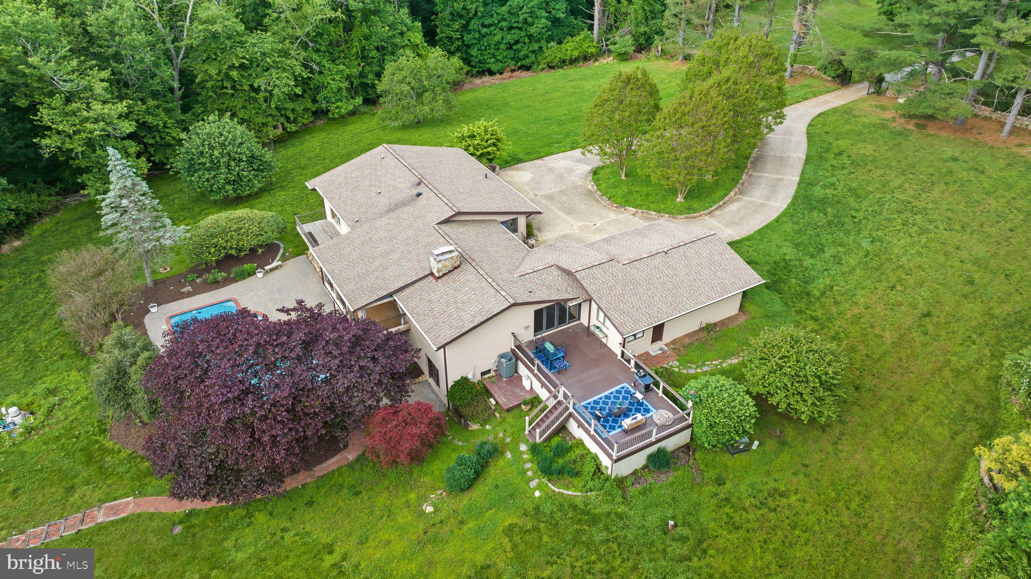 MANOR BROOK - Residential