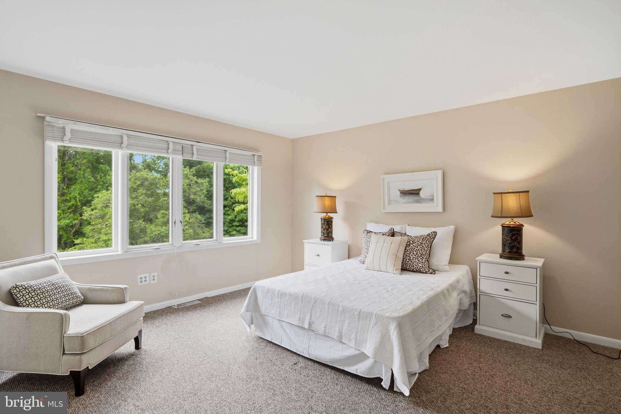 MANOR BROOK - Residential