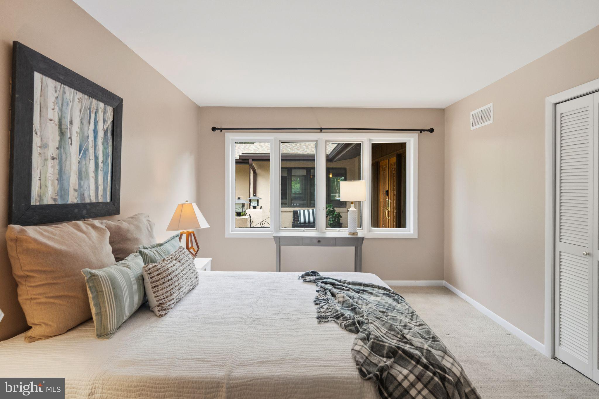 MANOR BROOK - Residential
