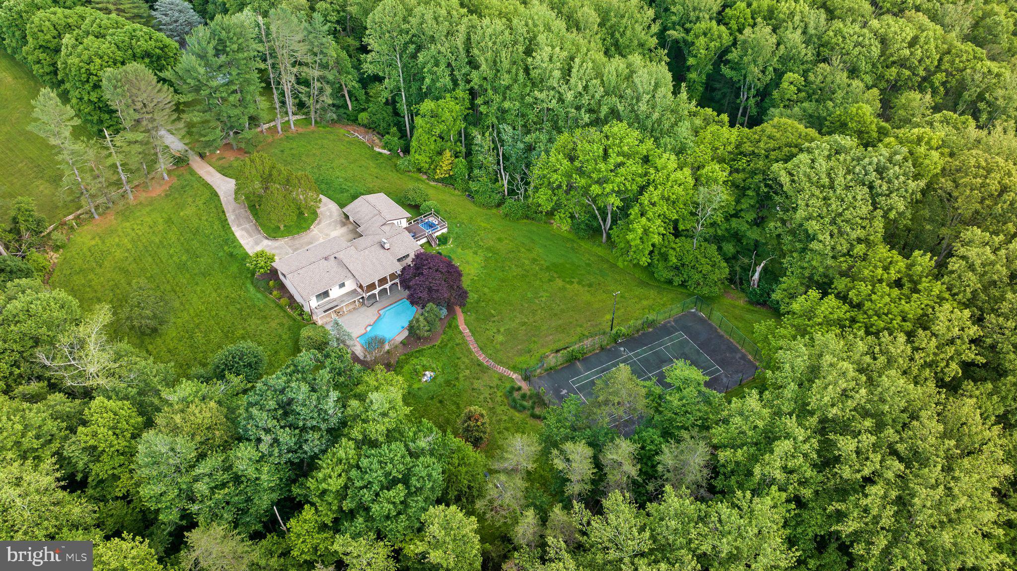 MANOR BROOK - Residential