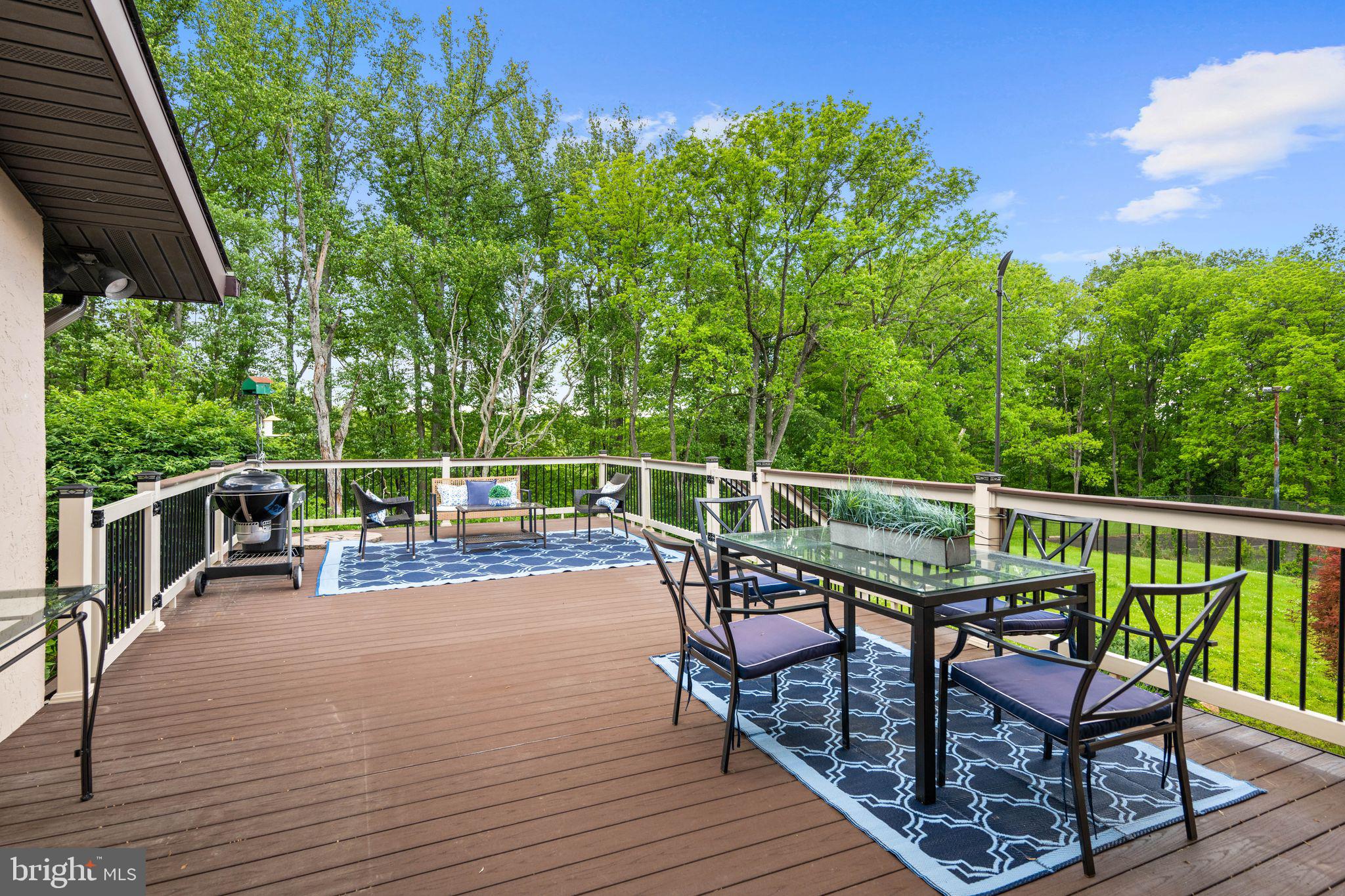 MANOR BROOK - Residential