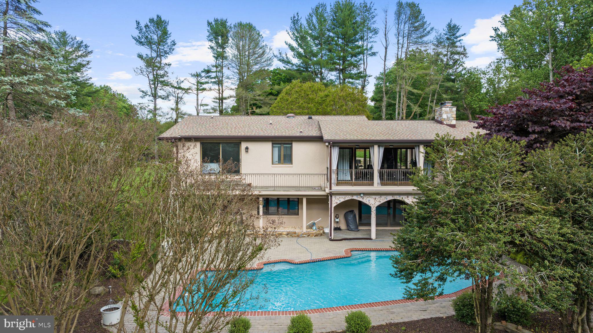 MANOR BROOK - Residential