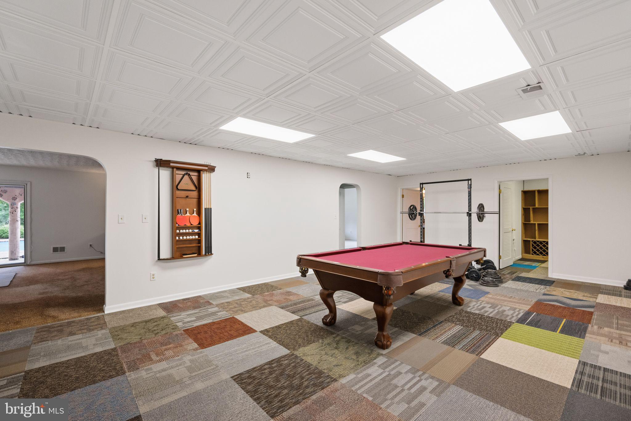 MANOR BROOK - Residential