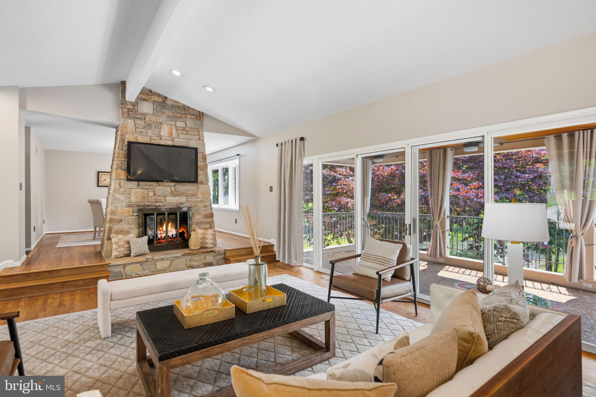 MANOR BROOK - Residential