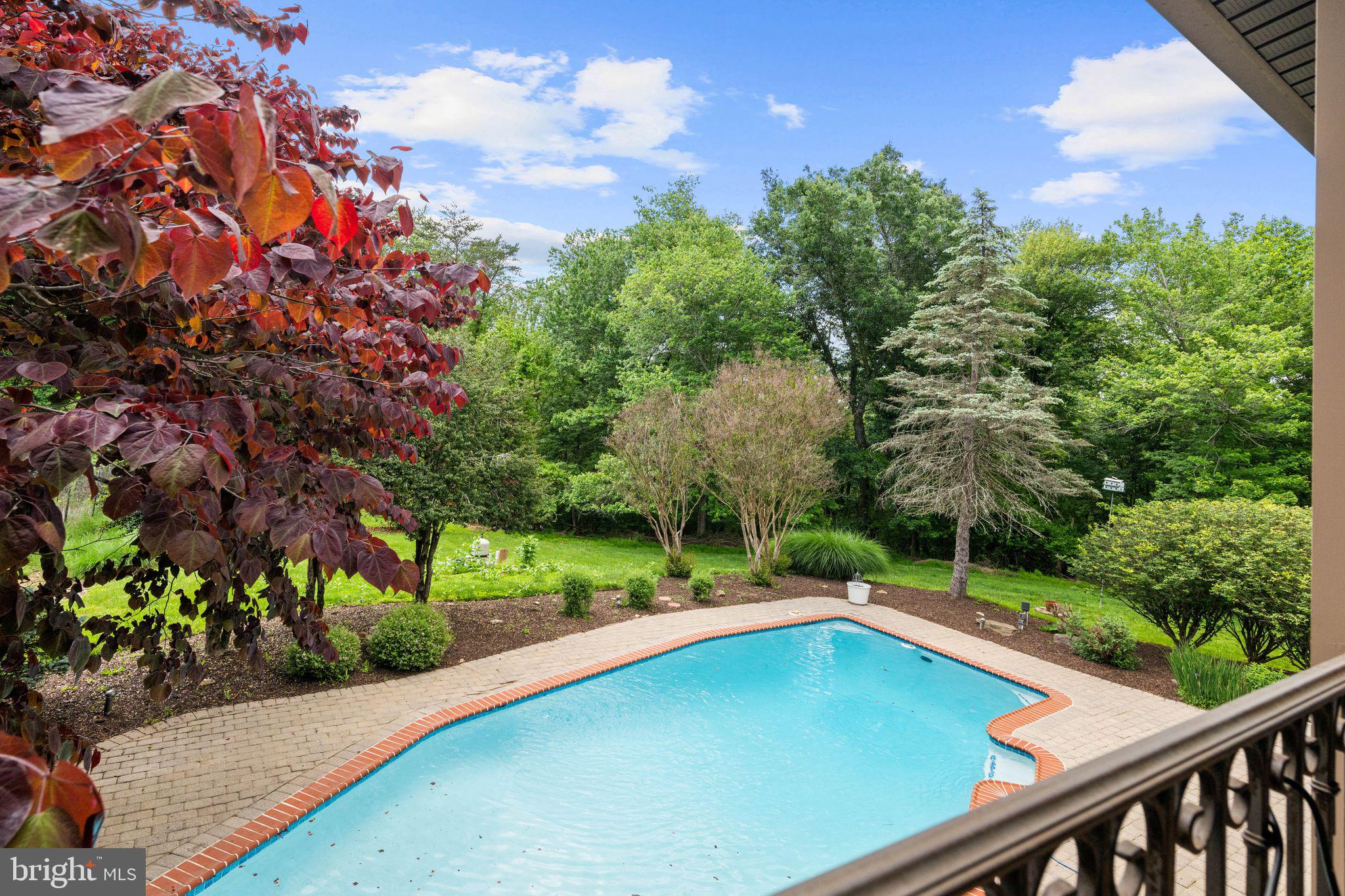 MANOR BROOK - Residential