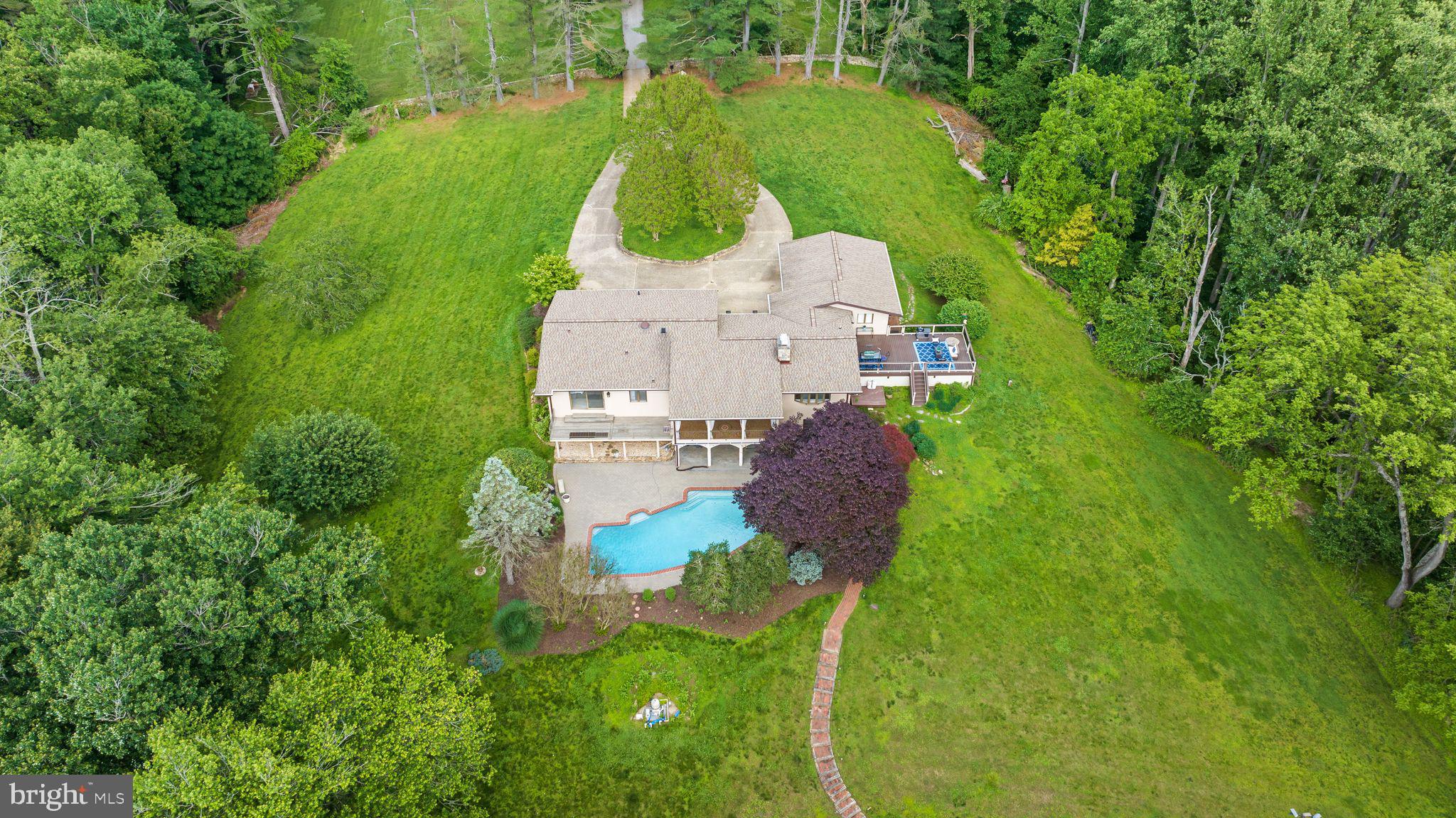 MANOR BROOK - Residential