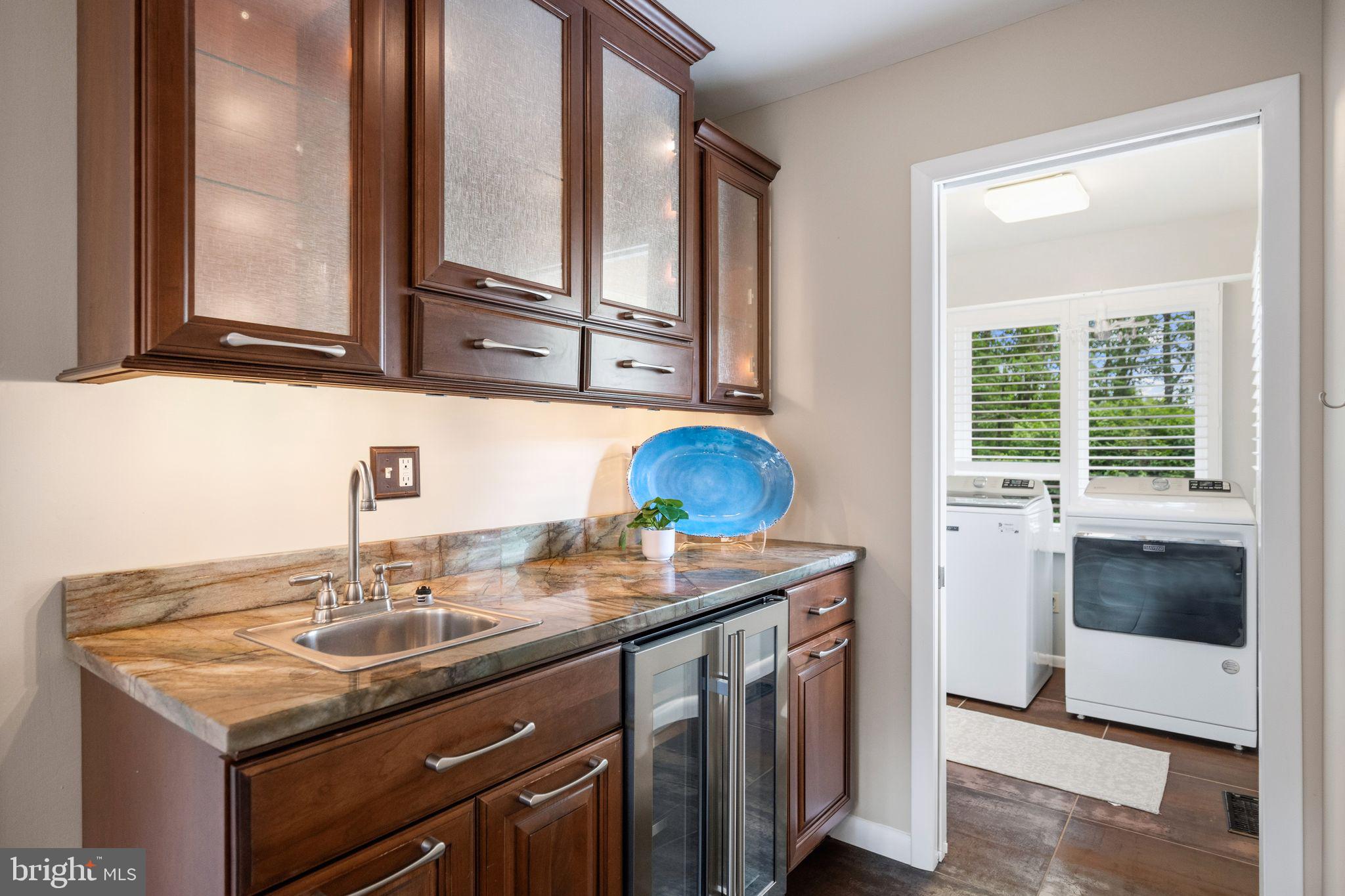 MANOR BROOK - Residential