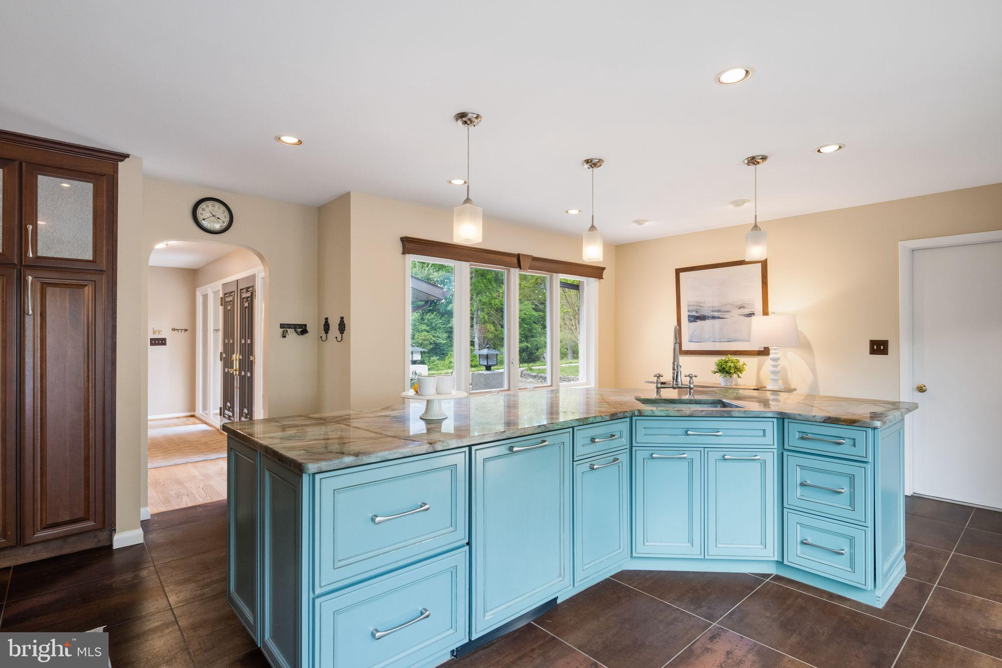 MANOR BROOK - Residential
