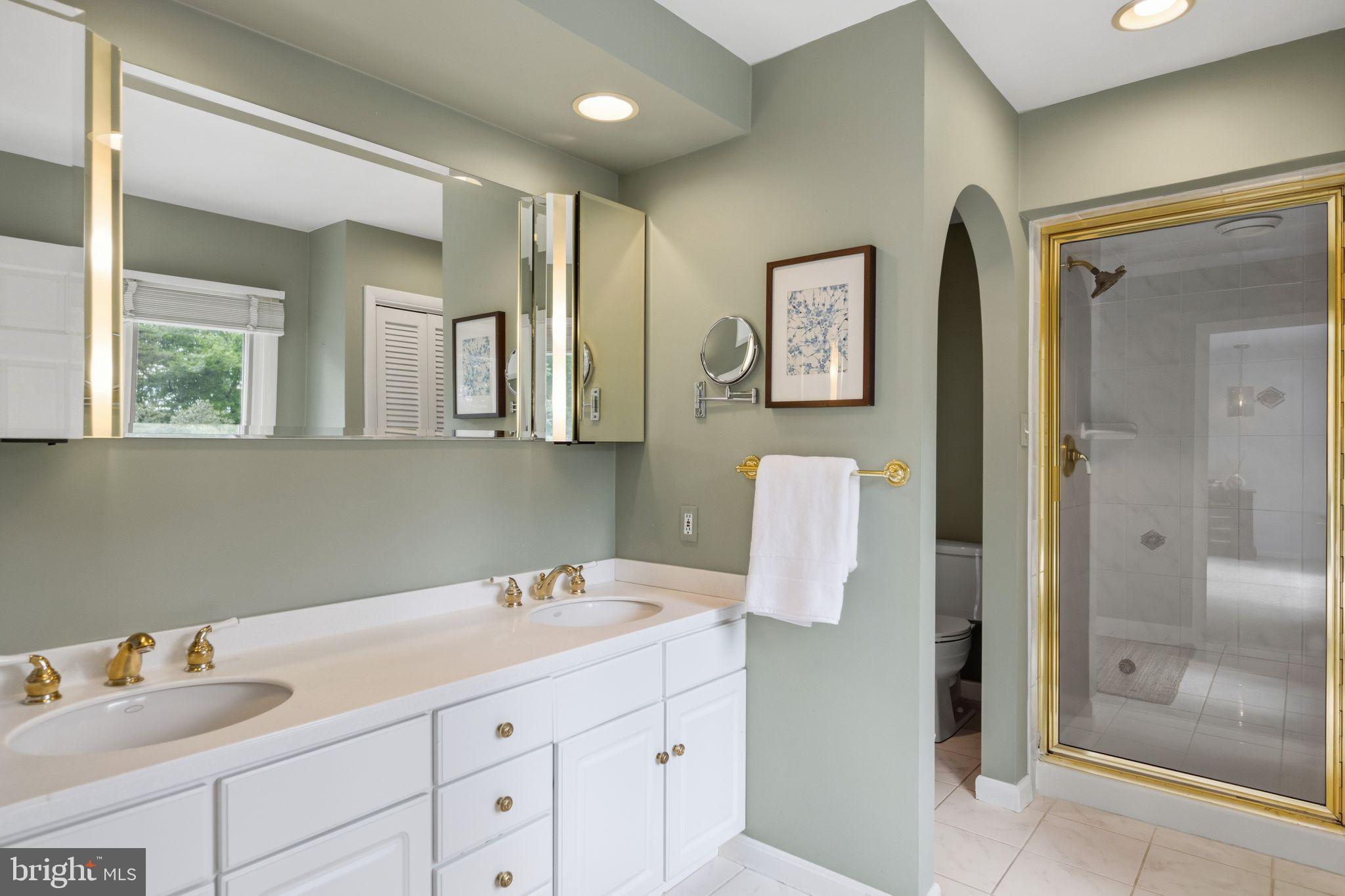MANOR BROOK - Residential