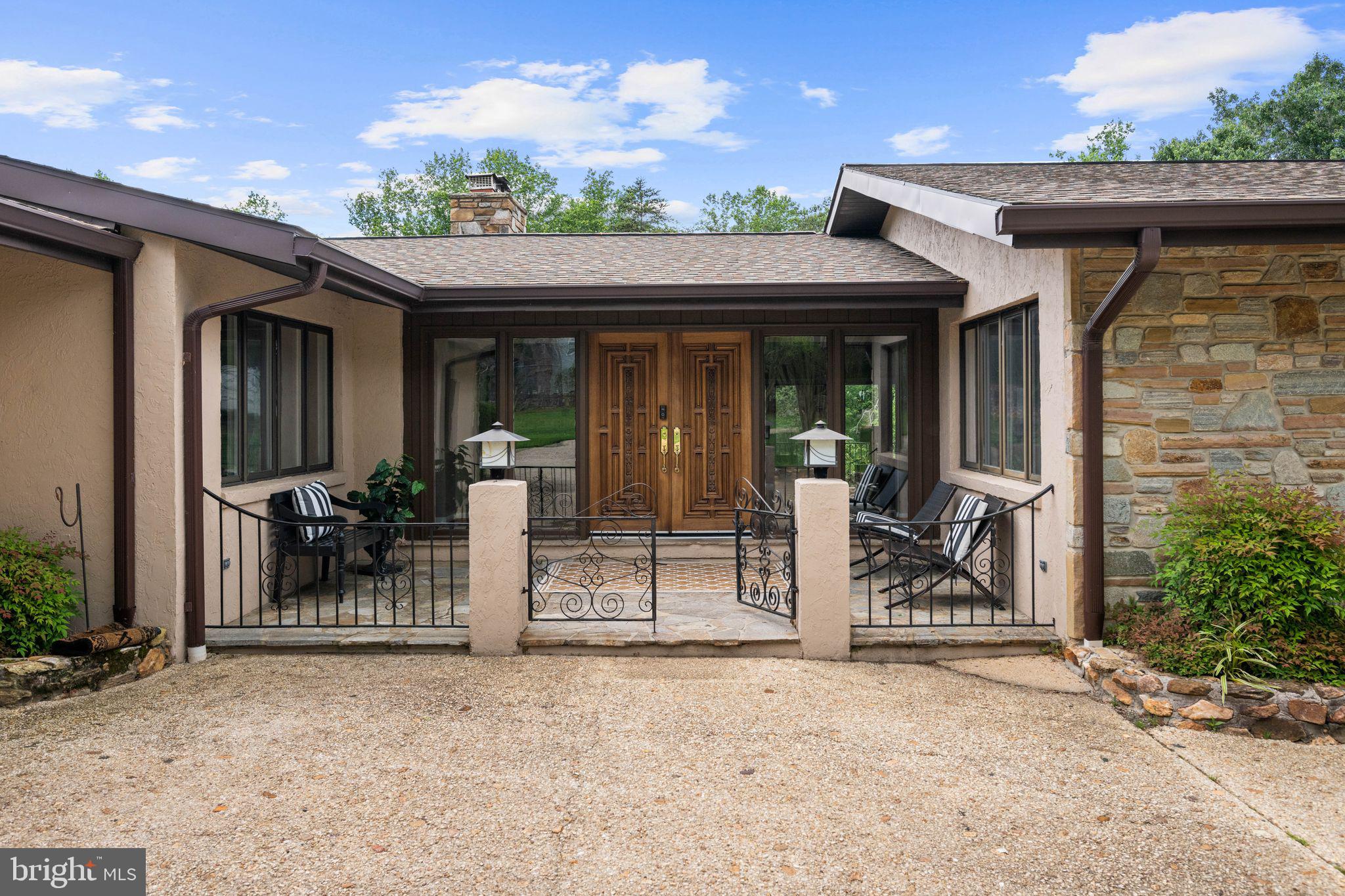 MANOR BROOK - Residential