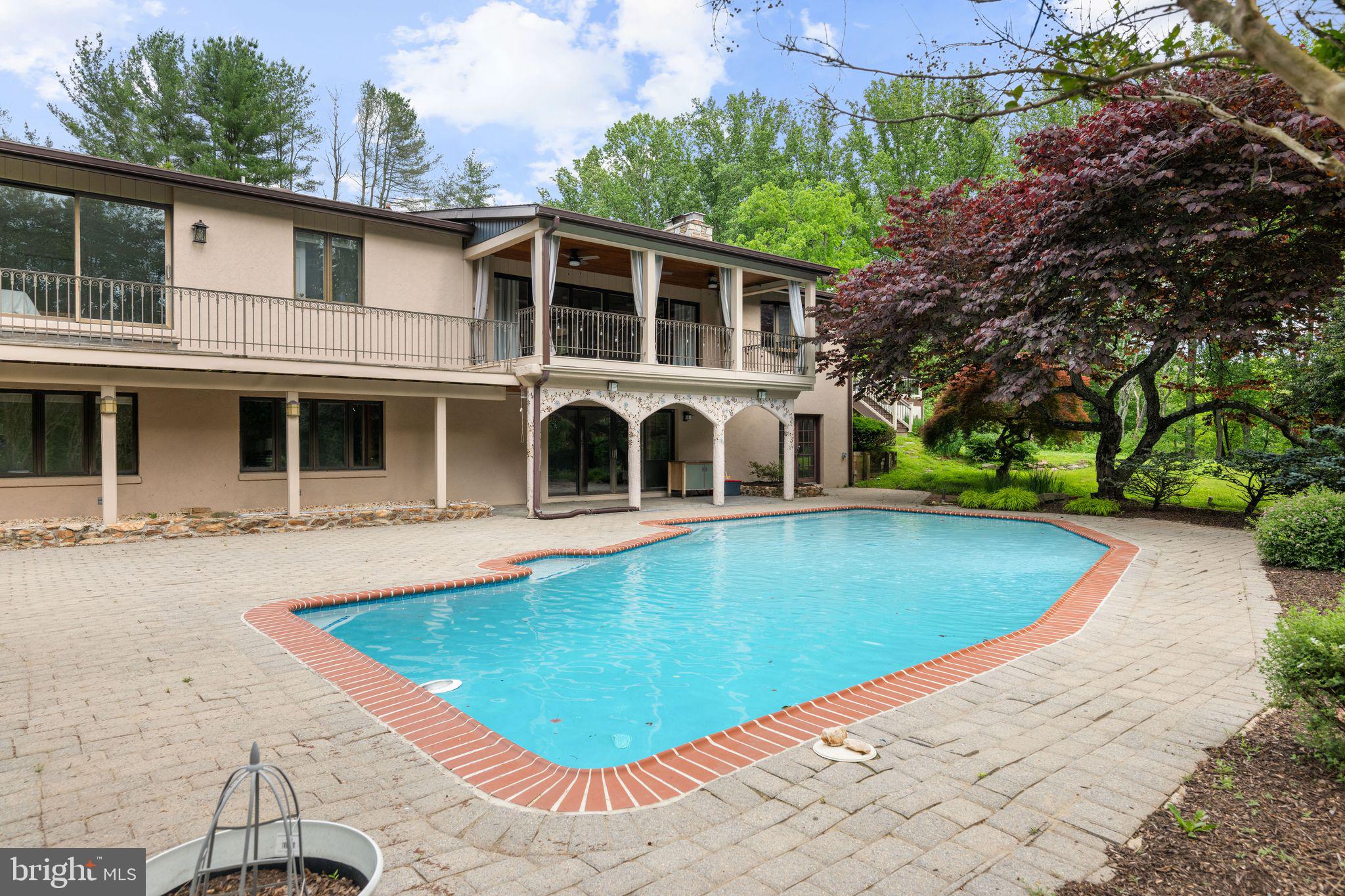 MANOR BROOK - Residential