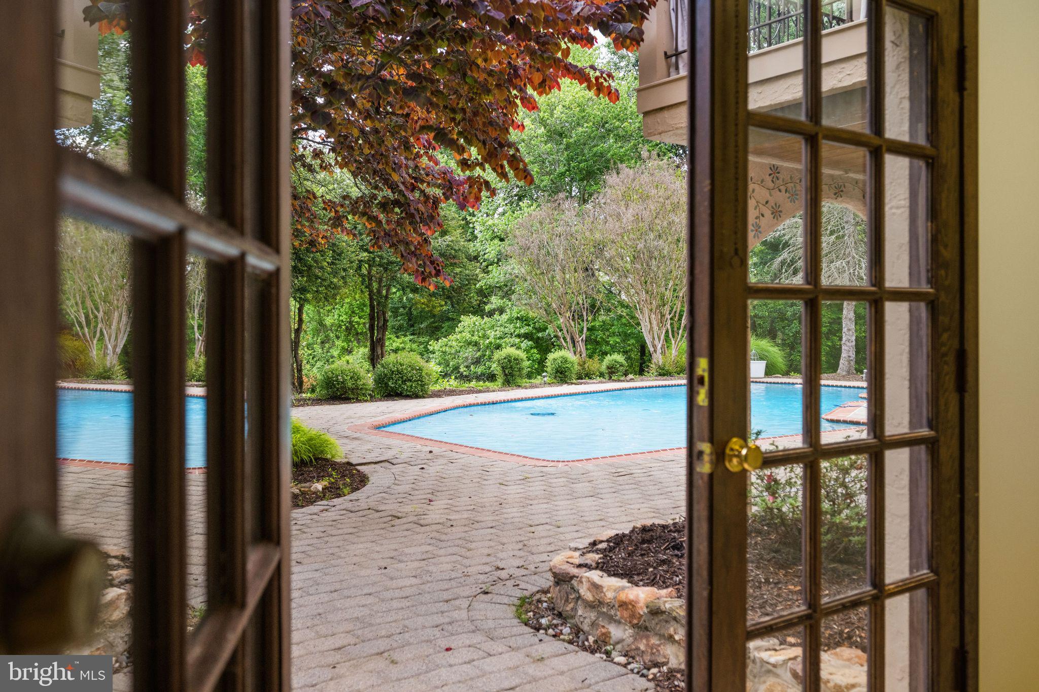 MANOR BROOK - Residential