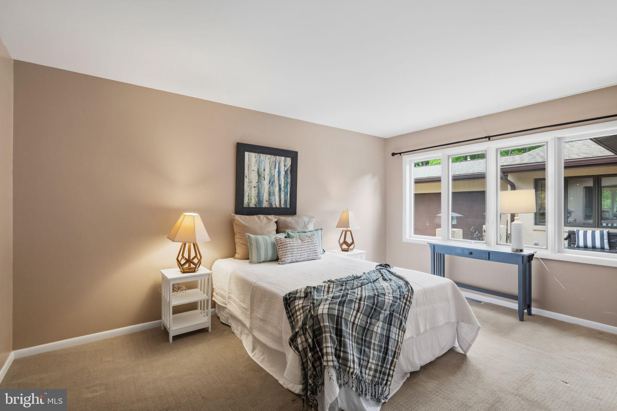 MANOR BROOK - Residential