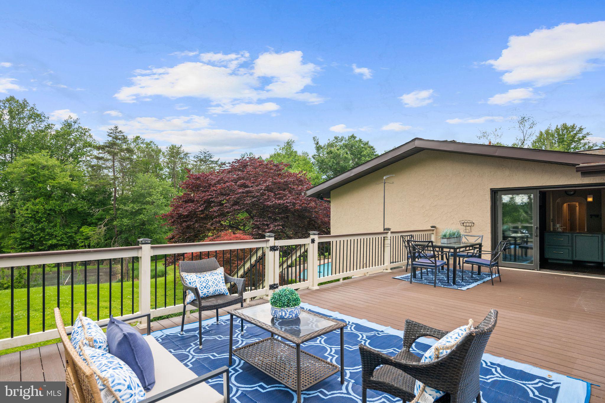 MANOR BROOK - Residential