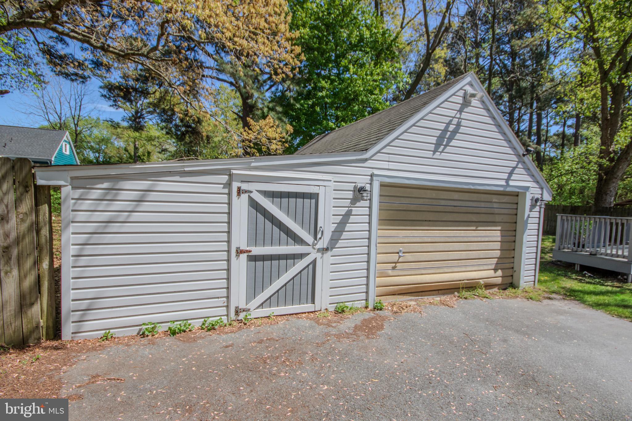 LAKEWOOD - Residential