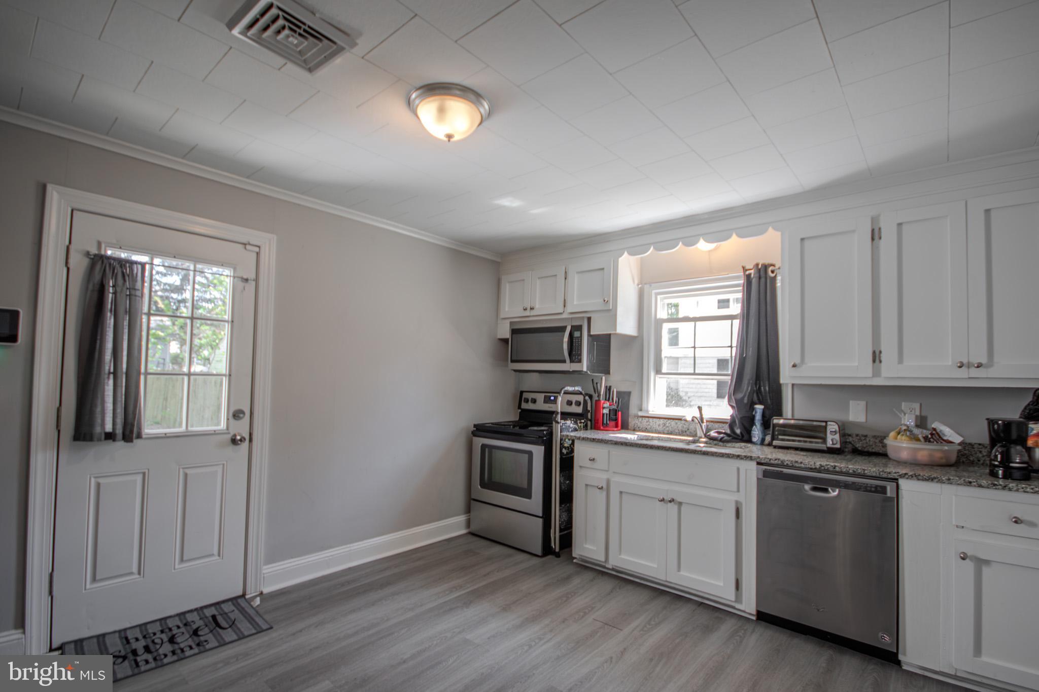 LAKEWOOD - Residential