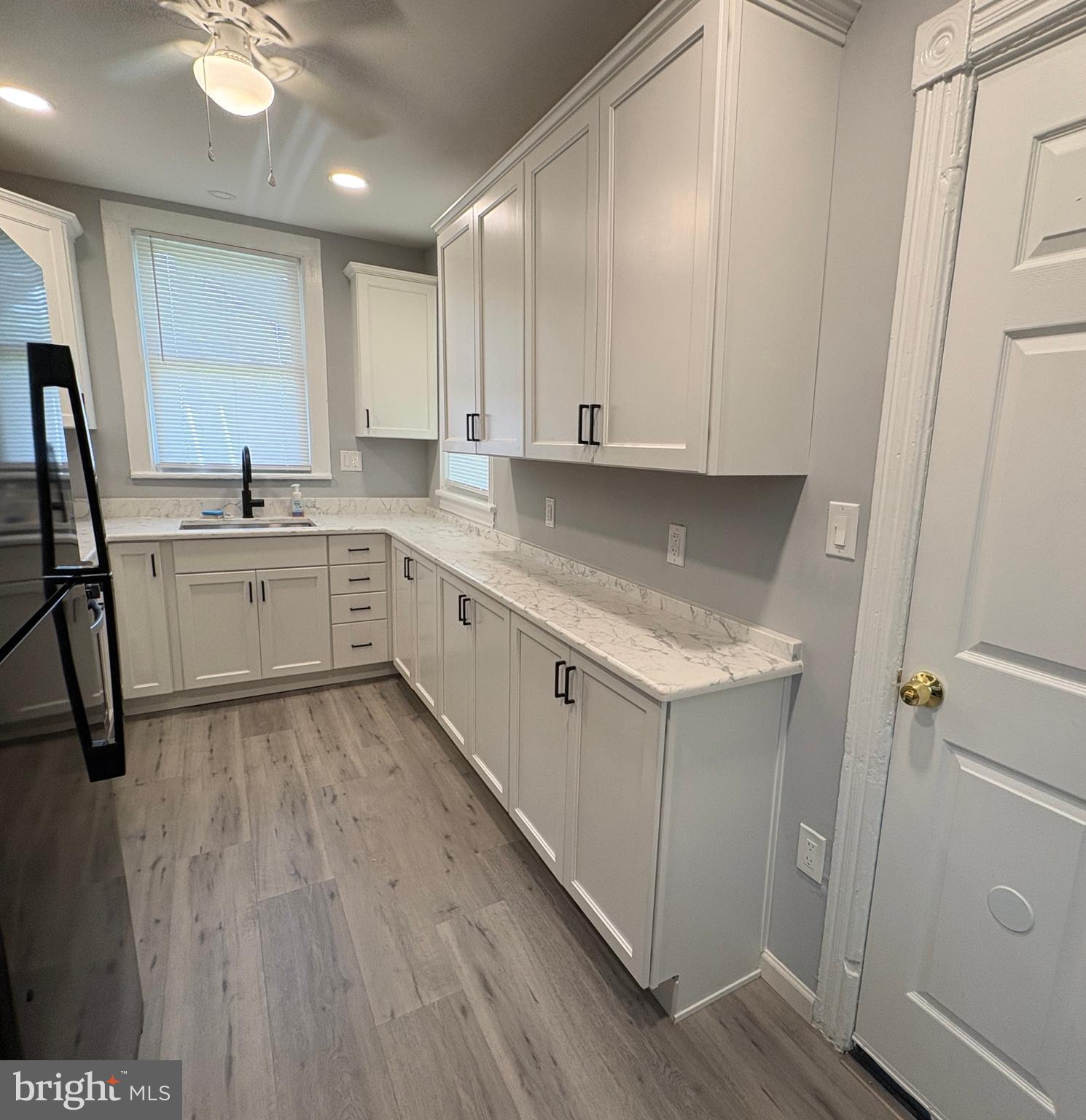 735 MORGAN AVENUE FIRST FLOOR