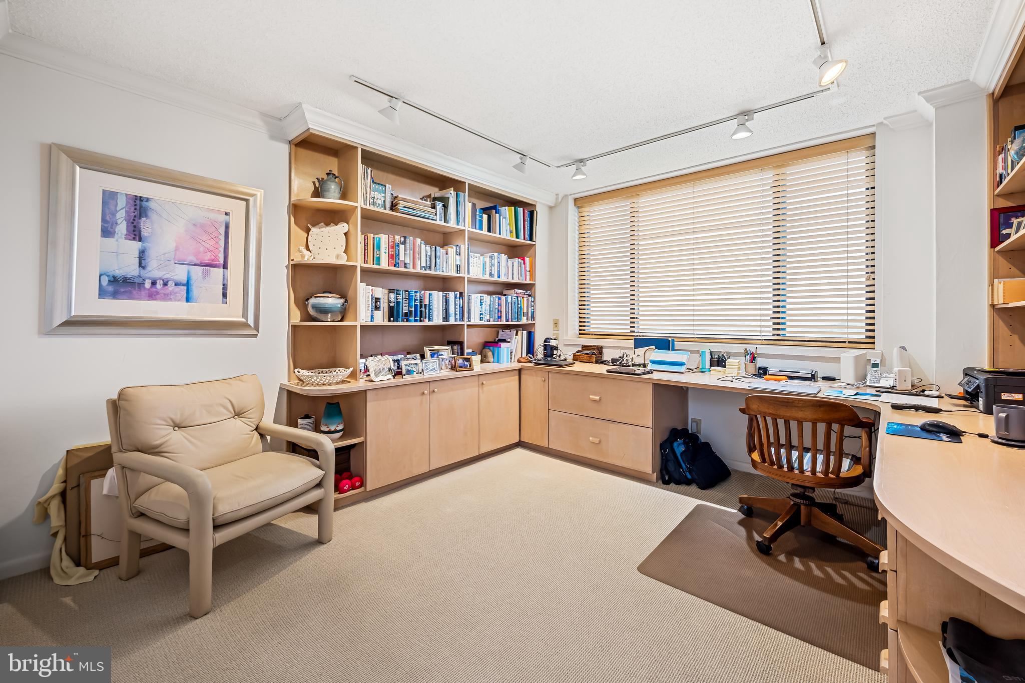 HARPER HOUSE CONDOMINIUMS - Residential