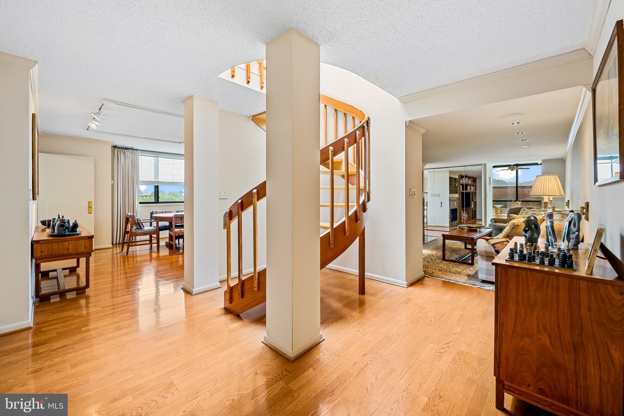 HARPER HOUSE CONDOMINIUMS - Residential