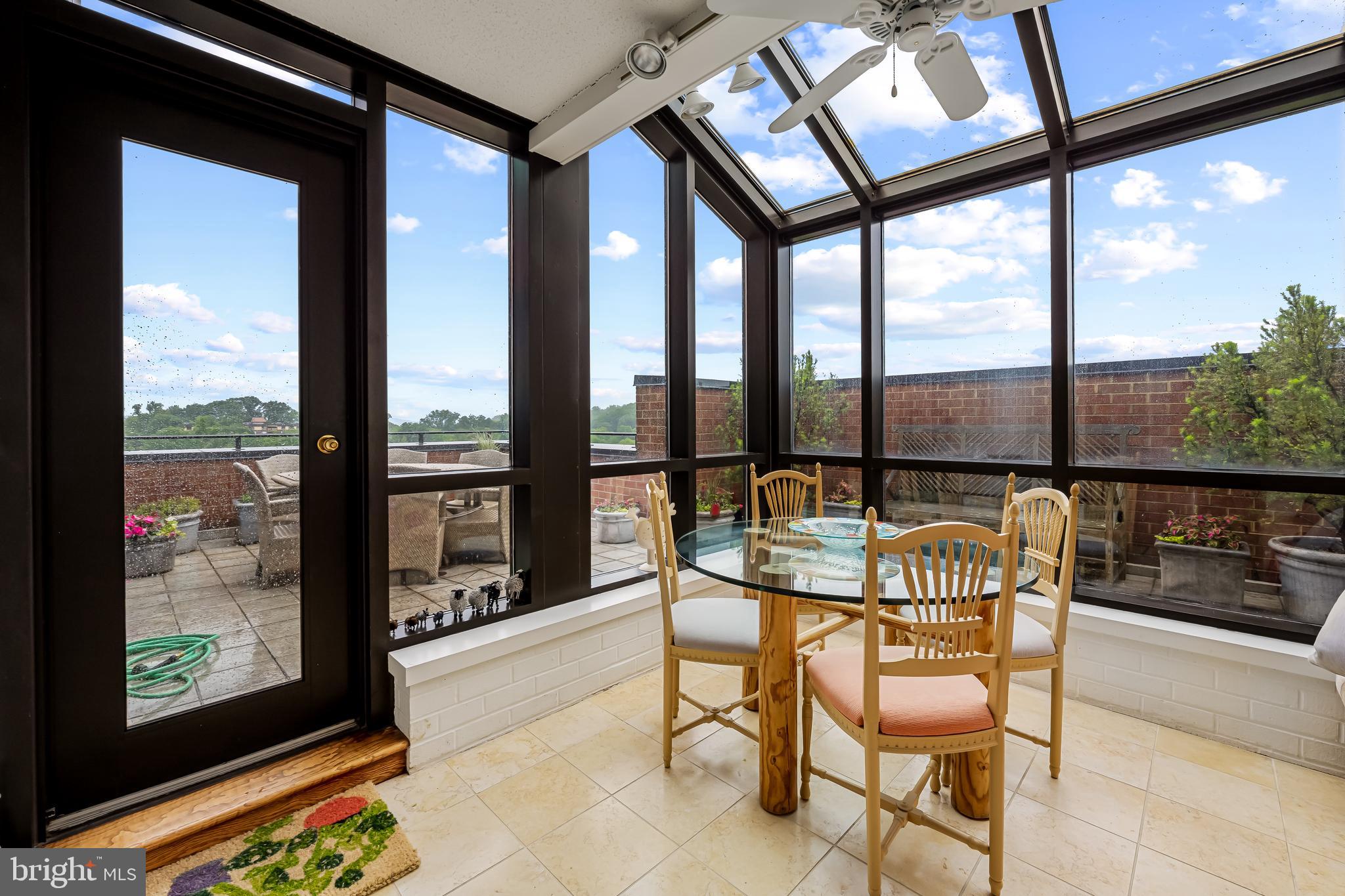 HARPER HOUSE CONDOMINIUMS - Residential