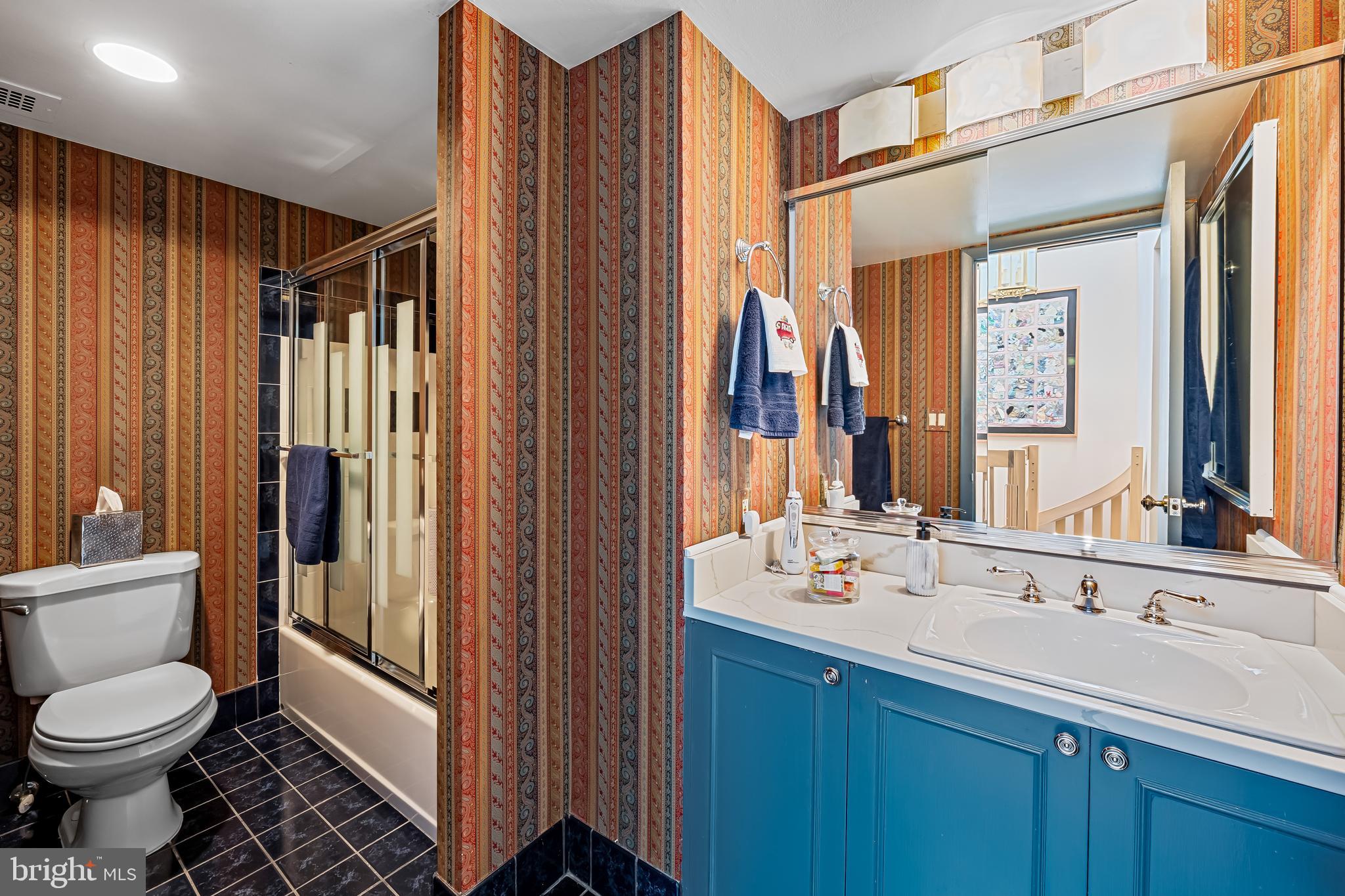 HARPER HOUSE CONDOMINIUMS - Residential