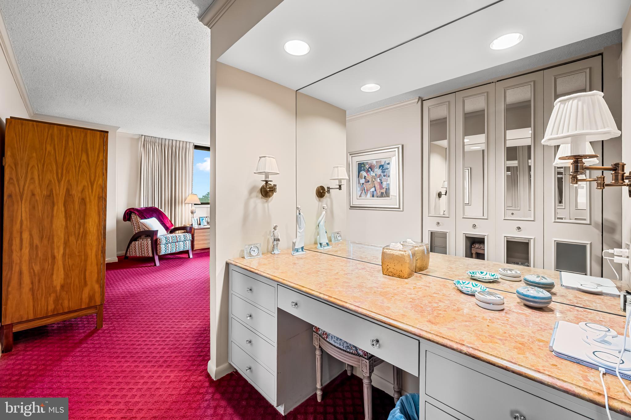 HARPER HOUSE CONDOMINIUMS - Residential