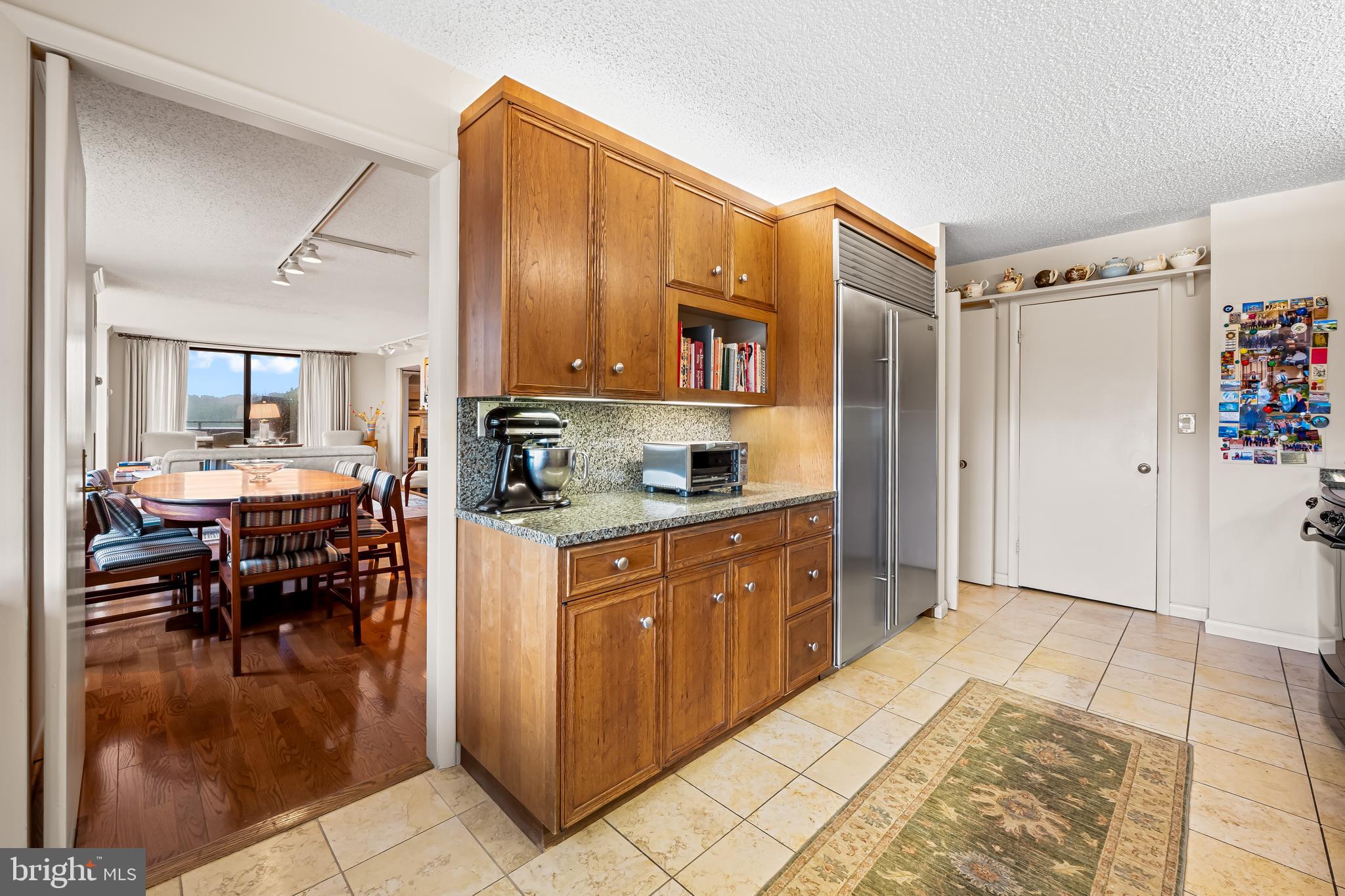 HARPER HOUSE CONDOMINIUMS - Residential