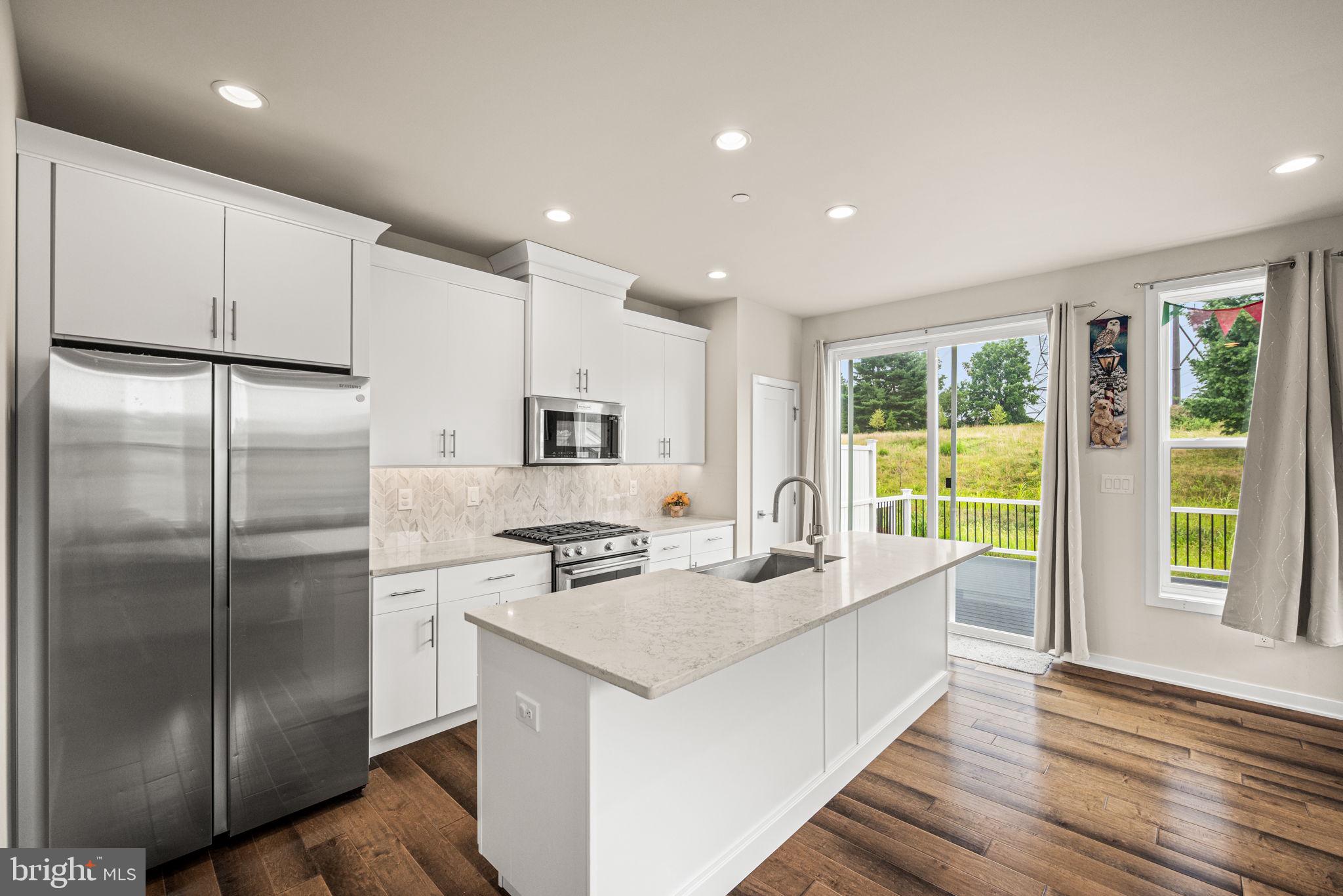 RESERVE AT CENTER SQUARE - Residential